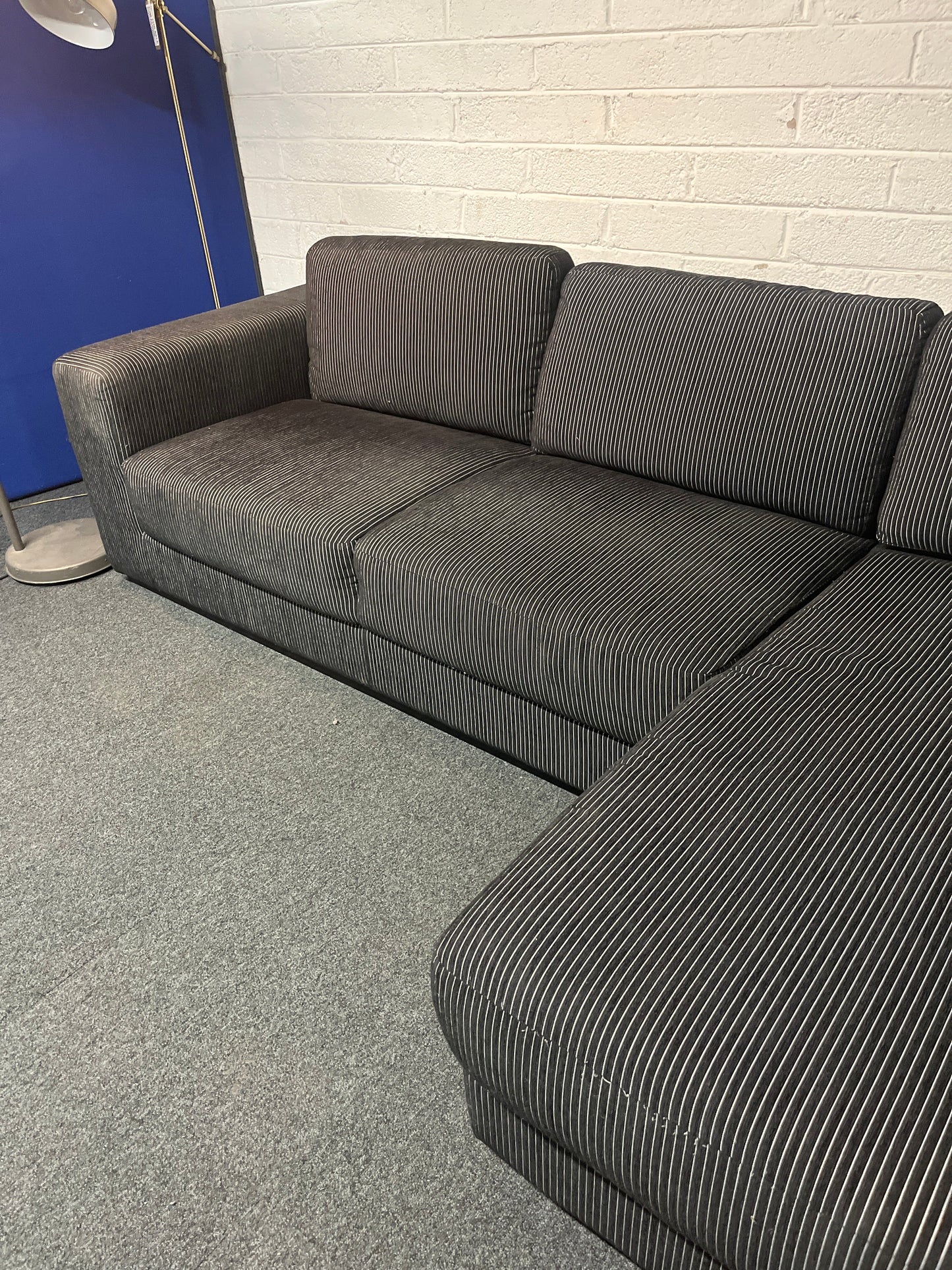 Large black fabric stripe corner sofa suite 2225