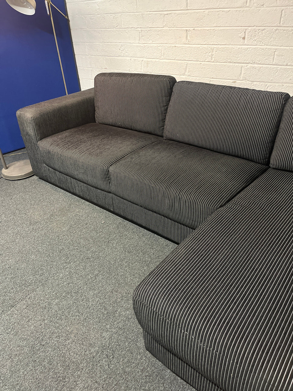 Large black fabric stripe corner sofa suite 2225
