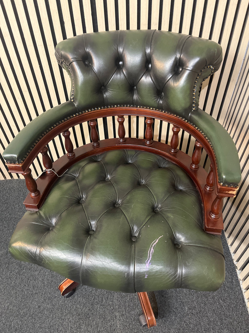 Green leather button back mahogany framed captains chair  43827C