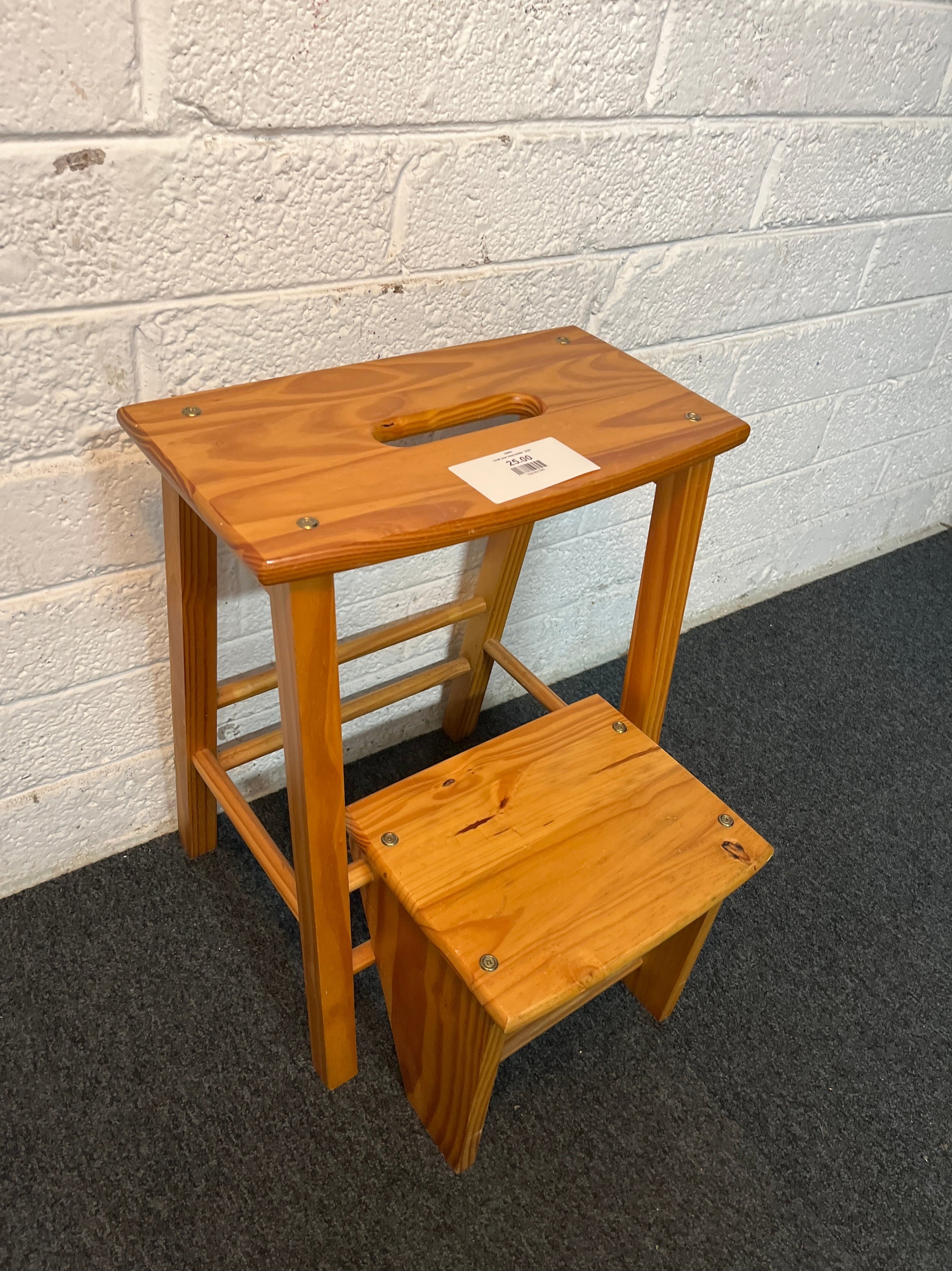 small pine step ladder  3225