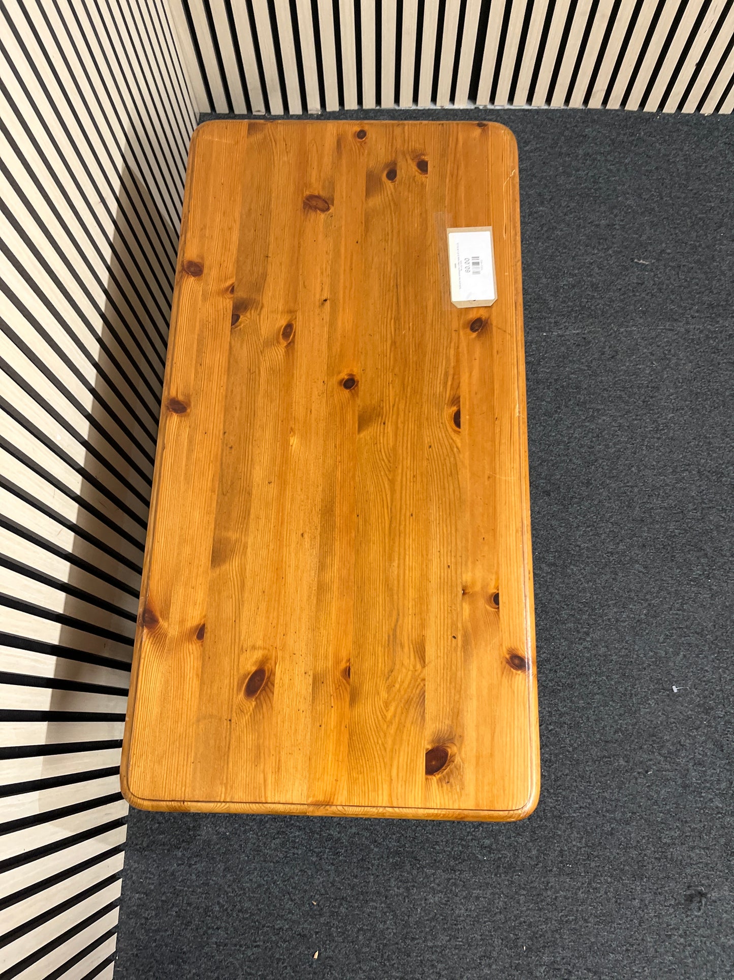 Solid pine low rectangular coffee table (H 47 x W 93 x D 46 cm) 3325
