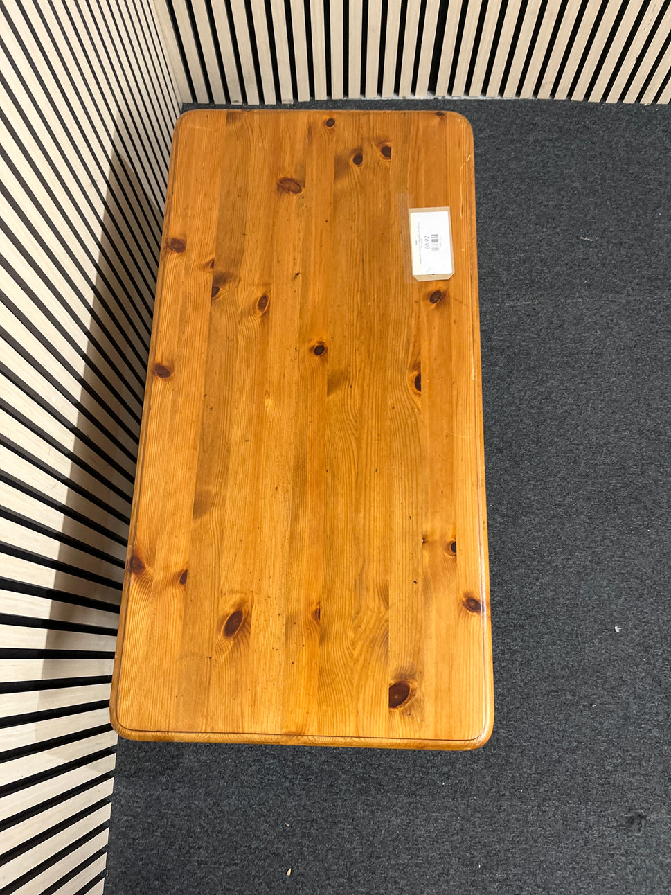 Solid pine low rectangular coffee table (H 47 x W 93 x D 46 cm) 3325