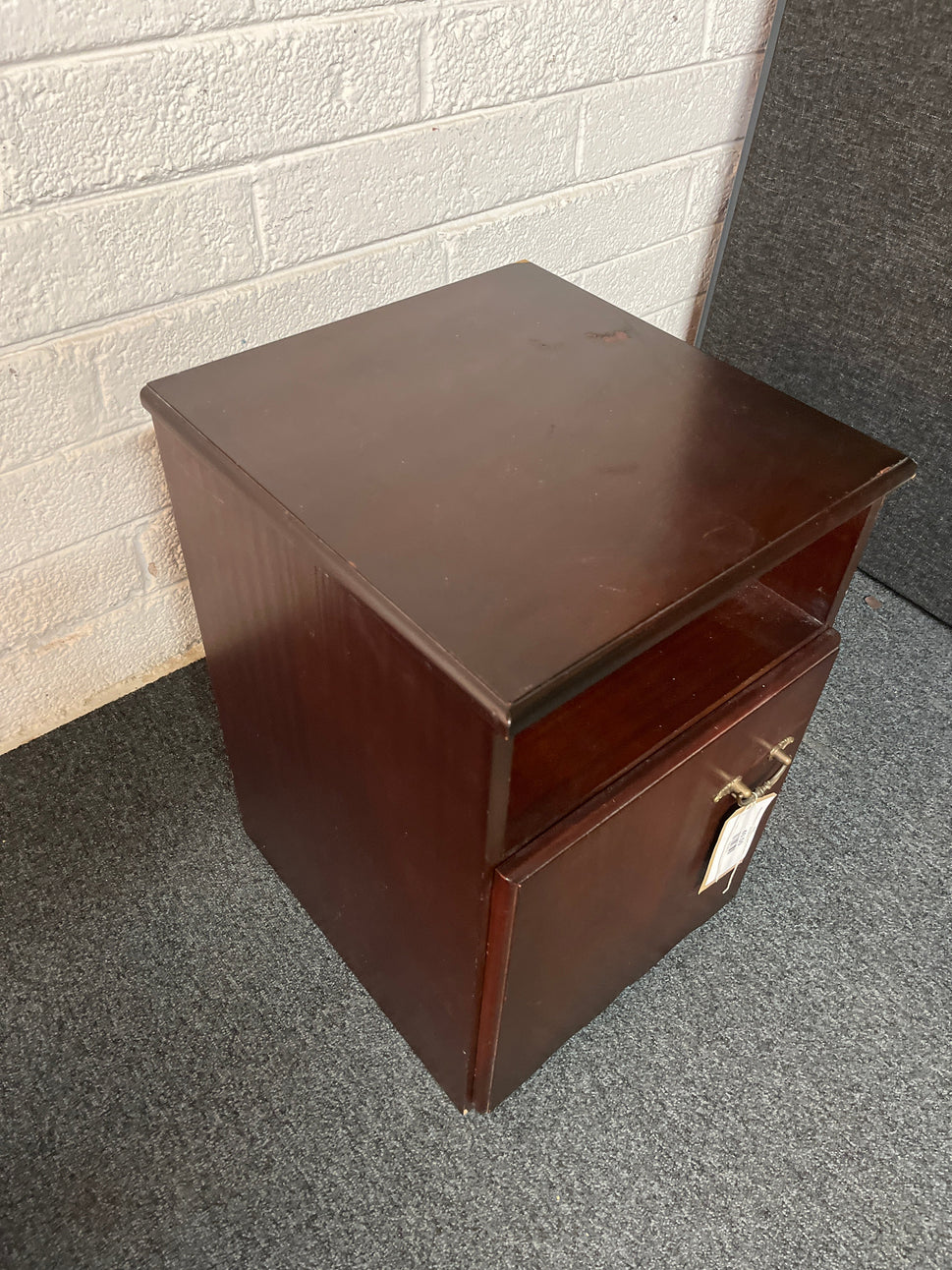 Mahogany bedside locker 1 drawer 1 shelf  (H 57 x W 39 x D 41 cm) 2225