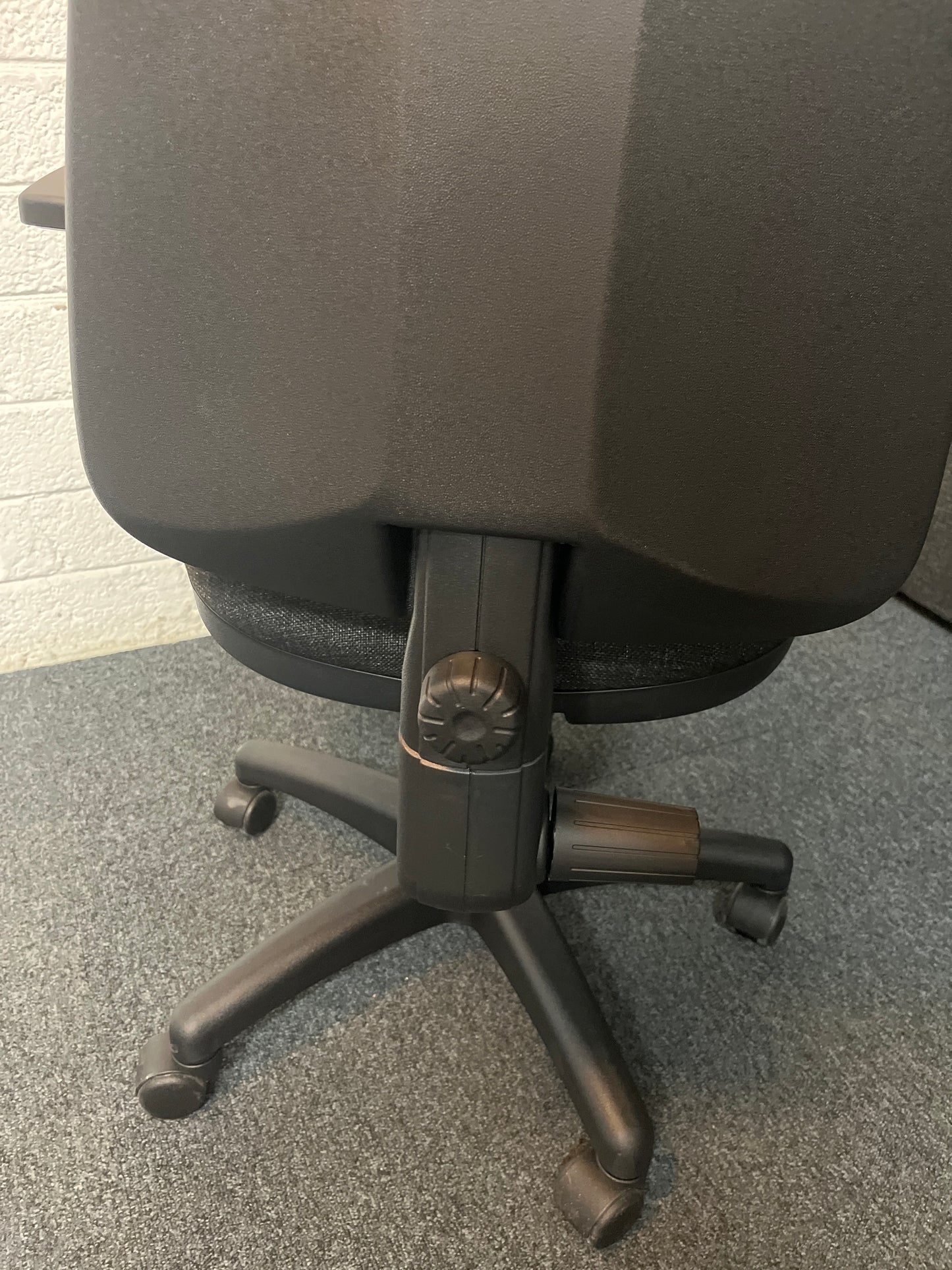 Bilbao 1  lever fabric operators chair with height adjustable arms