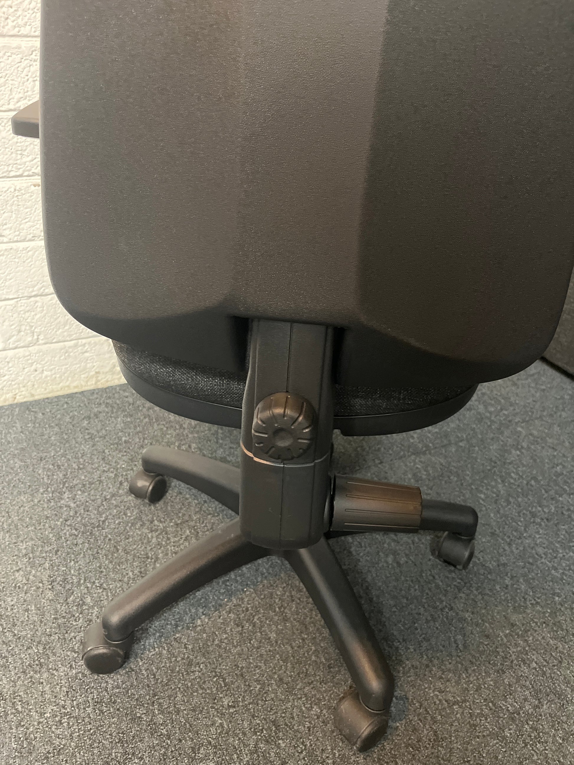 Bilbao 1  lever fabric operators chair with height adjustable arms