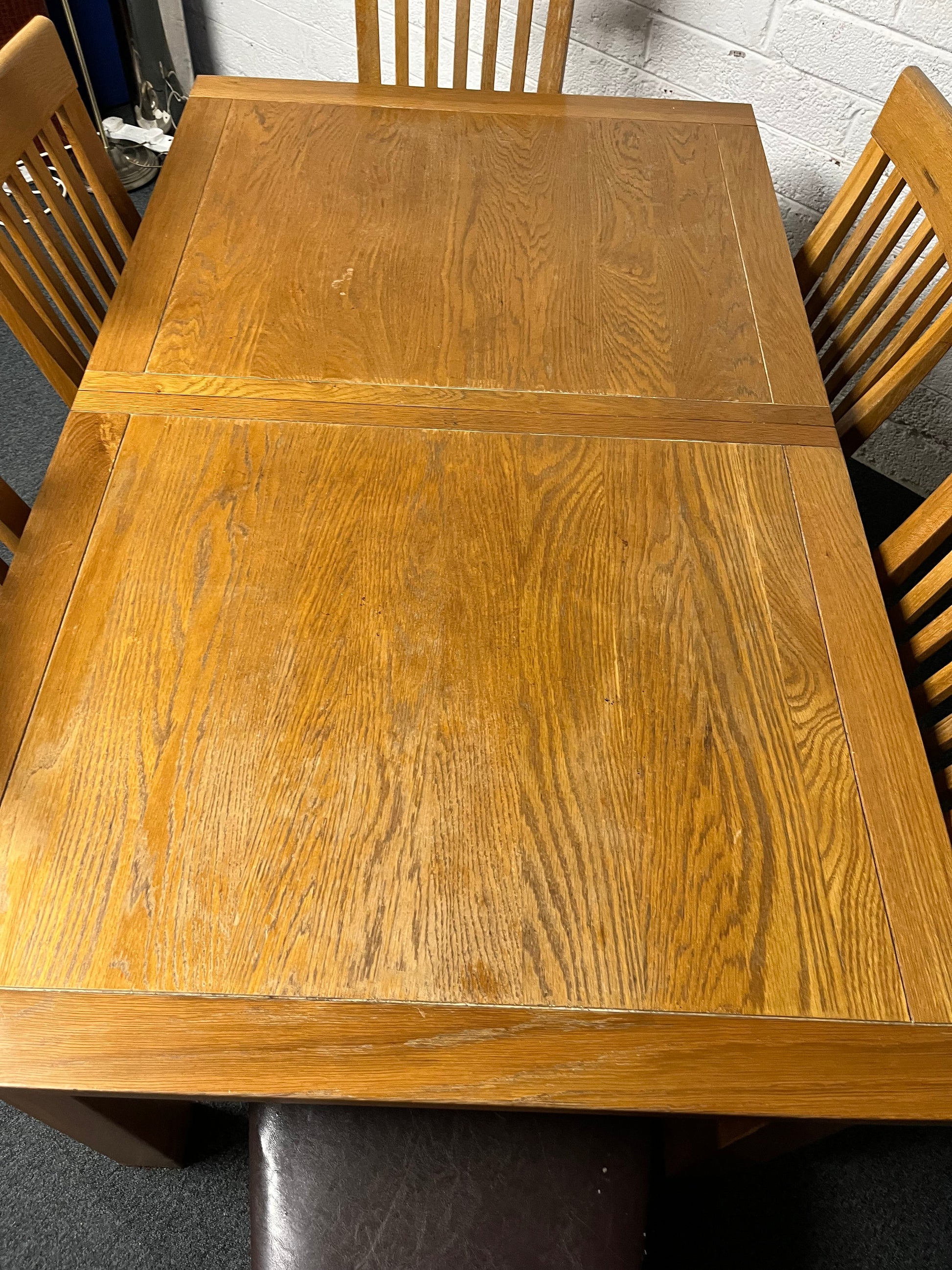 Solid oak extendable dining table (H 780 x W 1500 x D 900 mm) with 6 no. matching chairs with black pu leatherette cushion  1225