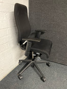Switch SECONDHAND high back multifunction swivel chair with arms 2 image