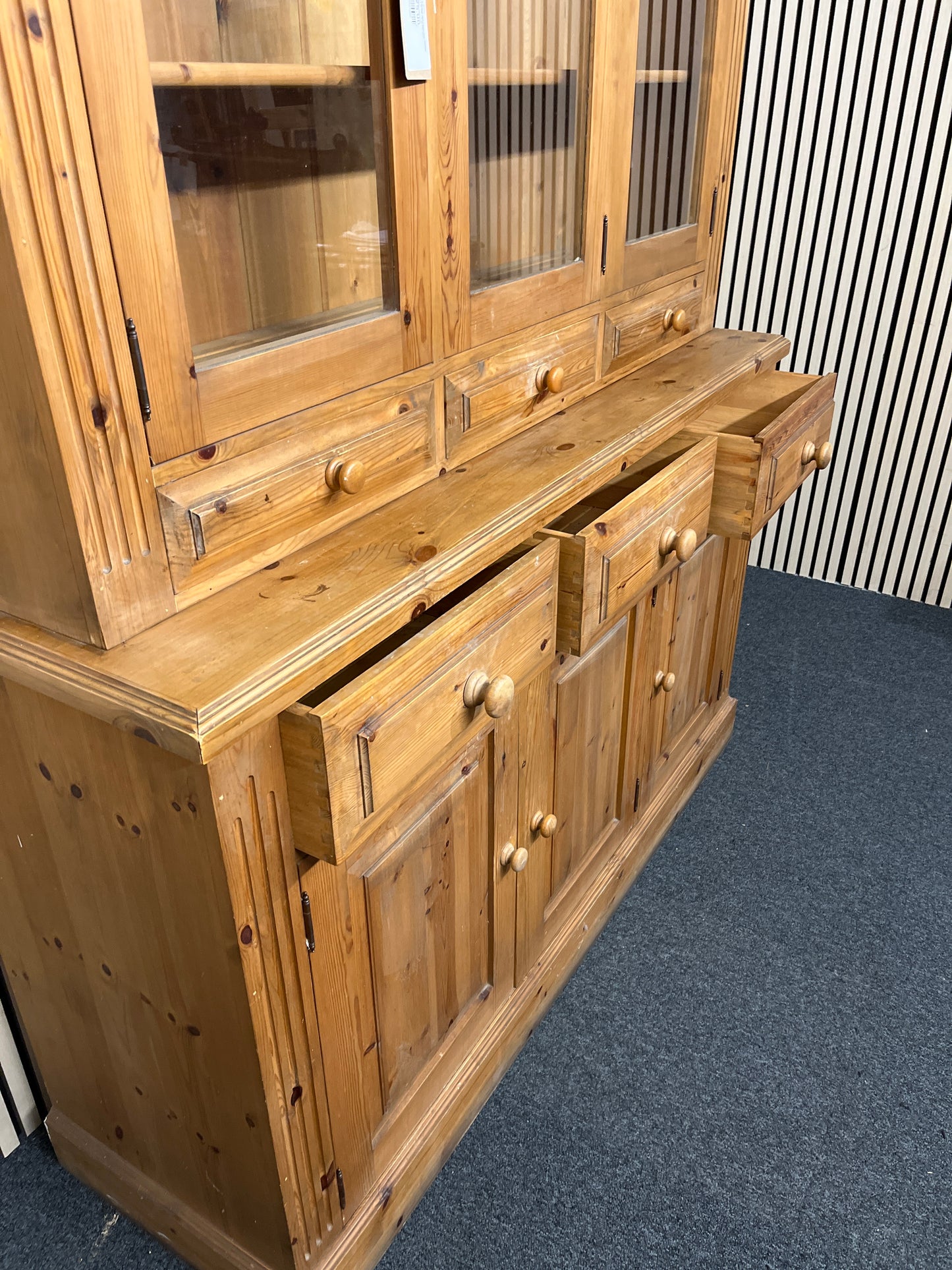 Solid pine 3 glass door, 6 drawer and 3 base door kitchen dresser (H 203 x W 153 x D 46 cm) 2425