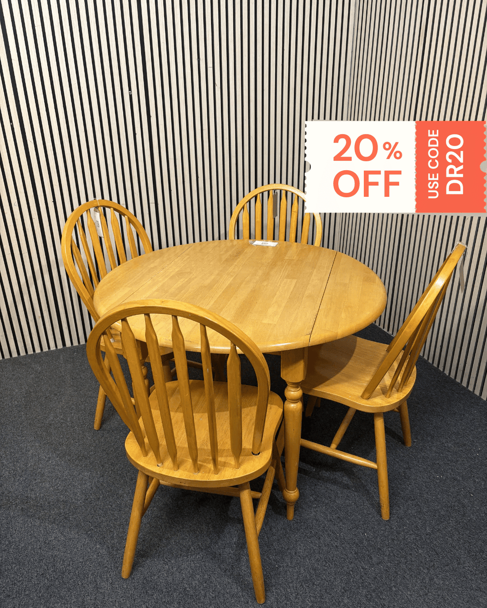 Rubber drop leaf circular table with  4 no. matching kitchen chairs (W 64, 100 extnd x D 100 cm) 2226