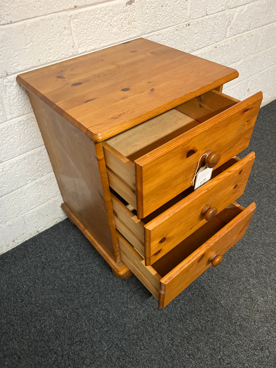 Natural pine 3 drawer bedside locker (H 59 x W 44 x D 39 cm) 1325