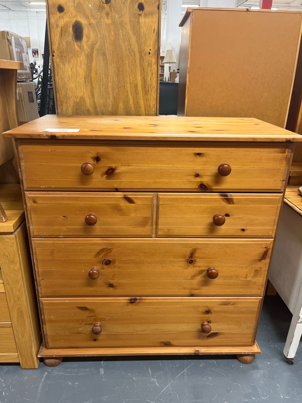Pine 4 drawer chest of drawers (H 95 x W 90 x D 44 cm) 3225