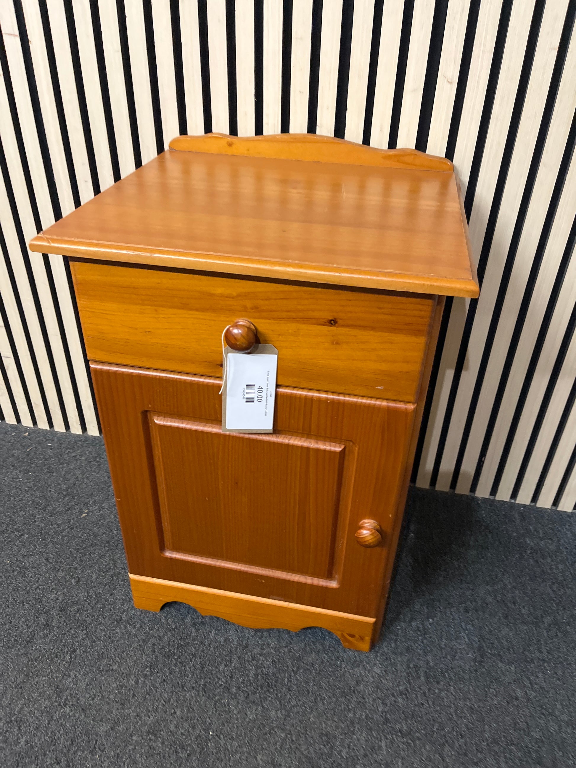 Solid pine 1 door 1 drawer bedside locker  43398