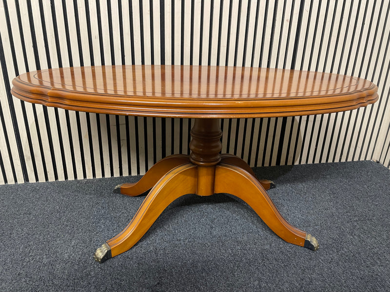 Traditional mahogany finish round dining table with a pedestal base. (H 62 x diameter 56 cm)  44668