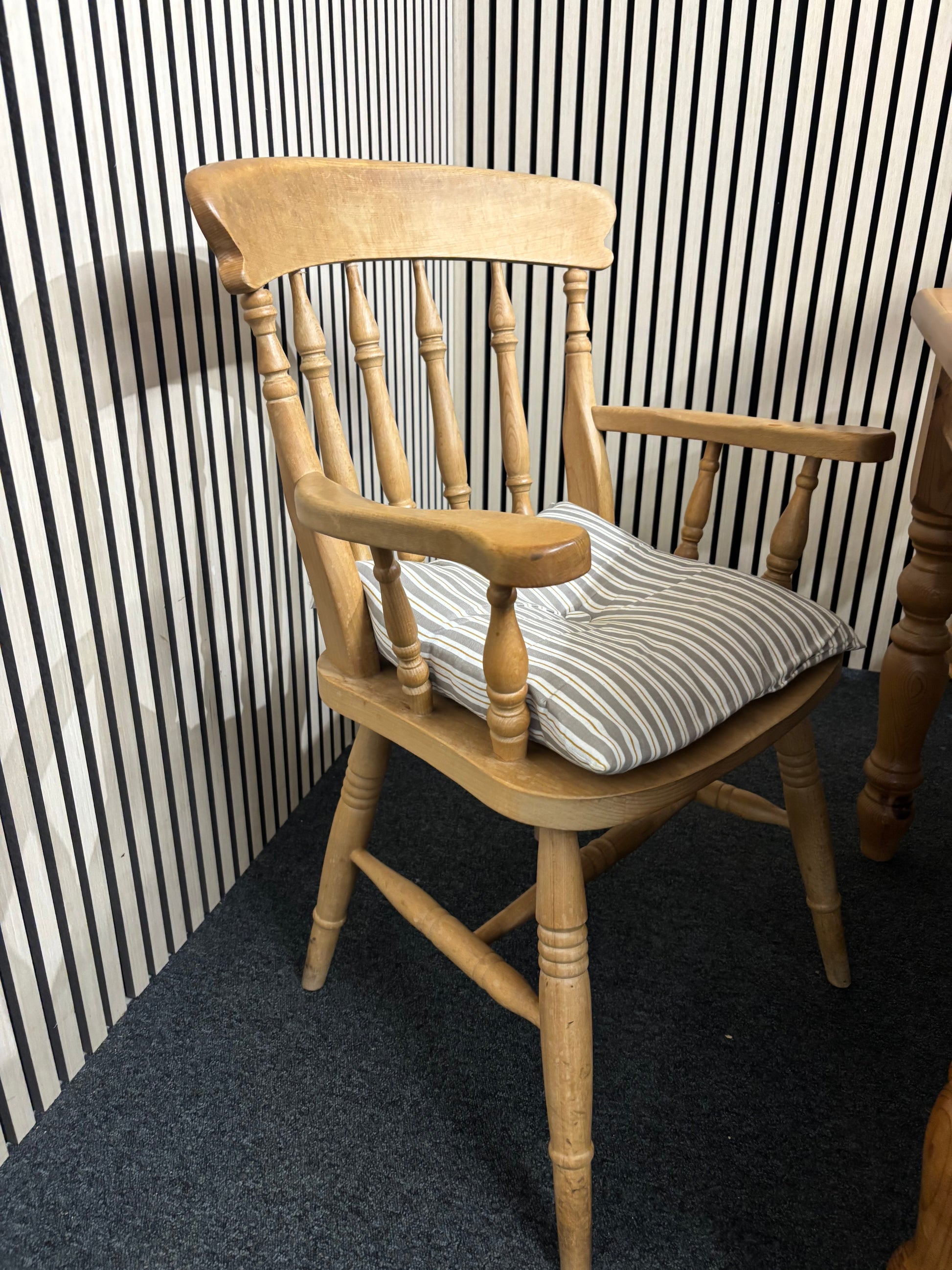 Solid farmhouse pine ractangular table with 4 no. matching chairs and 2 no. carvers