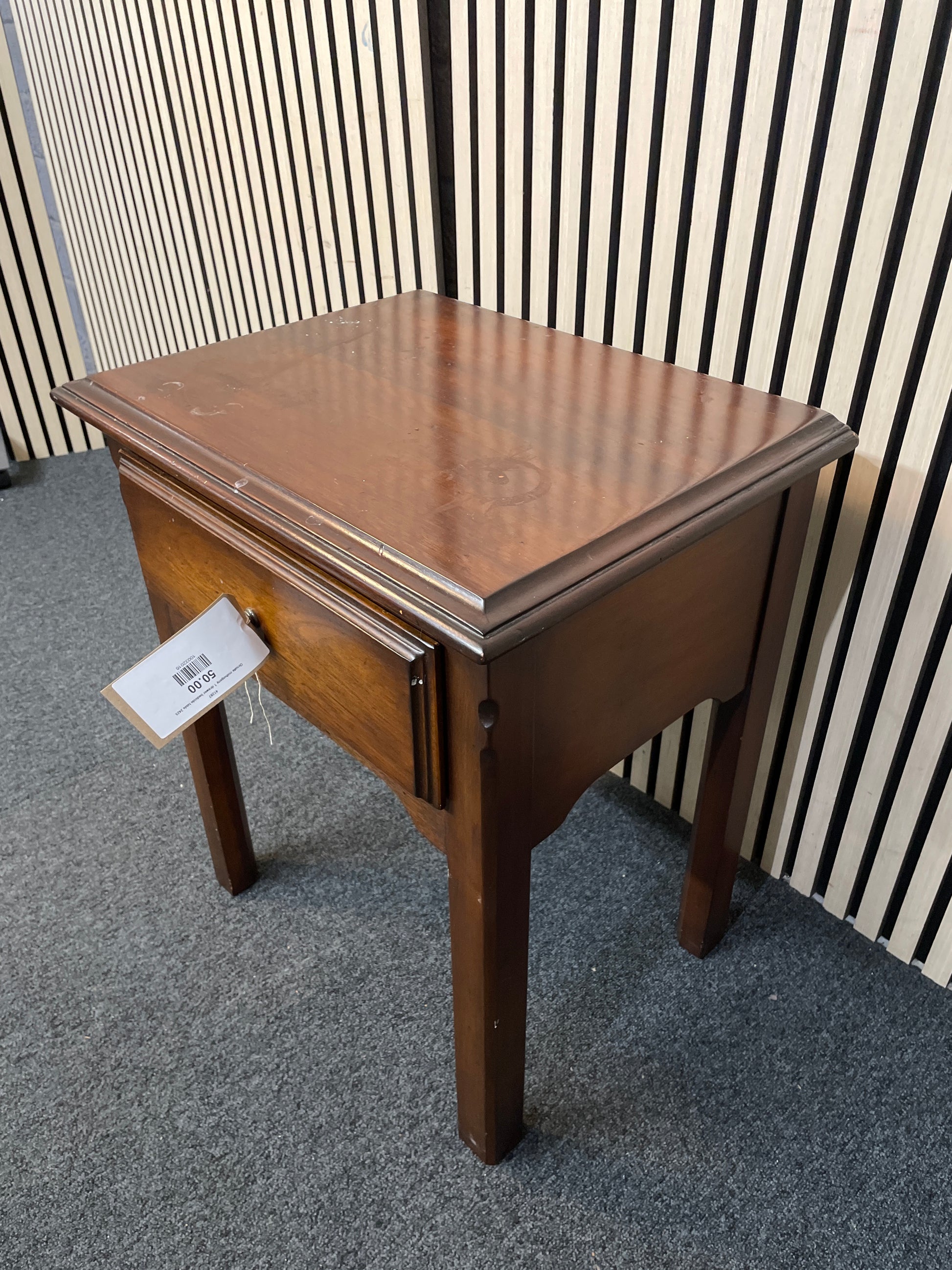 Ornate mahogany 1 drawer bedside table 2425