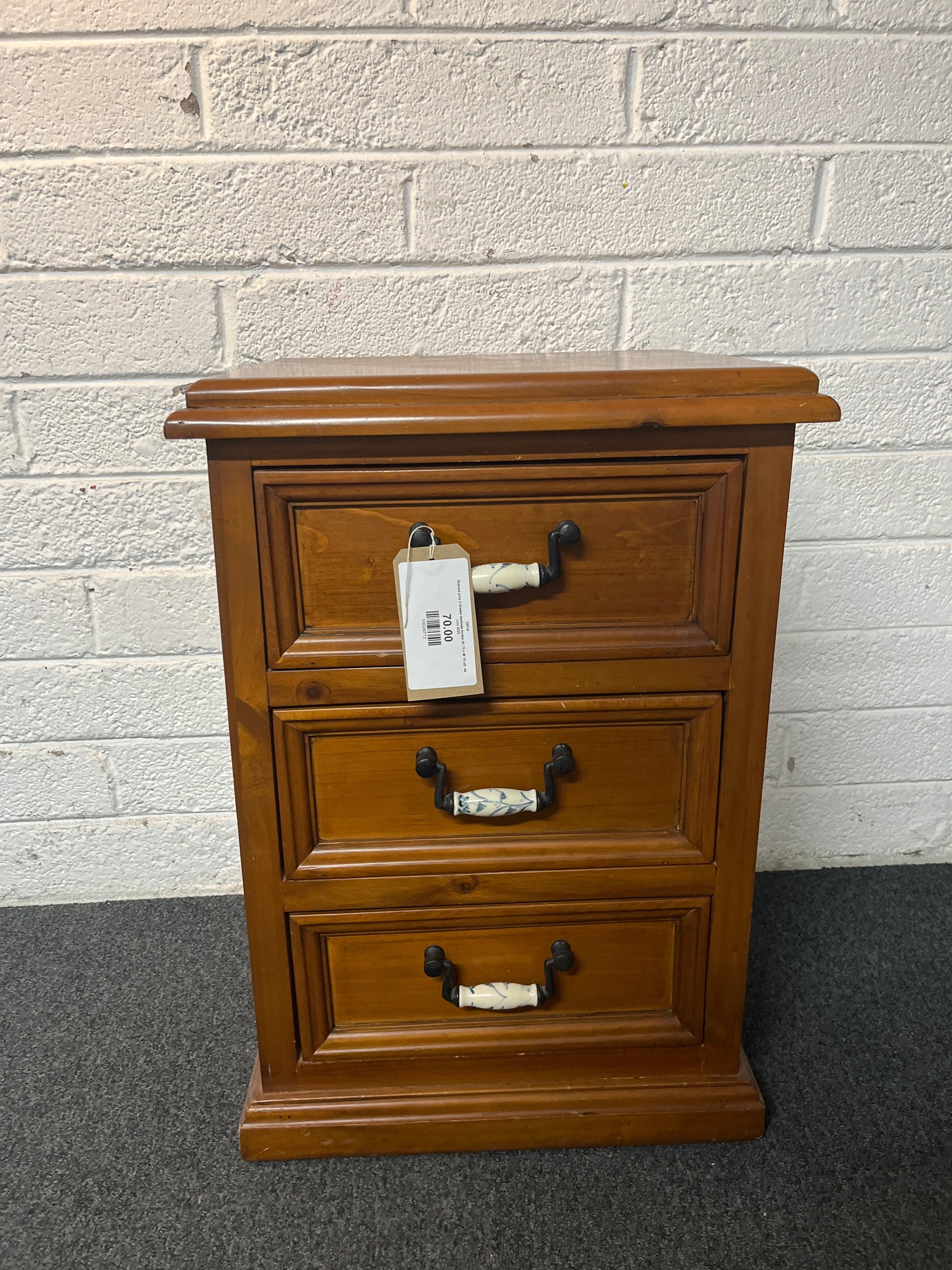 Stained pine 3 drawer bedside locker (H 75 x W 78 xD  44 cm) 2225