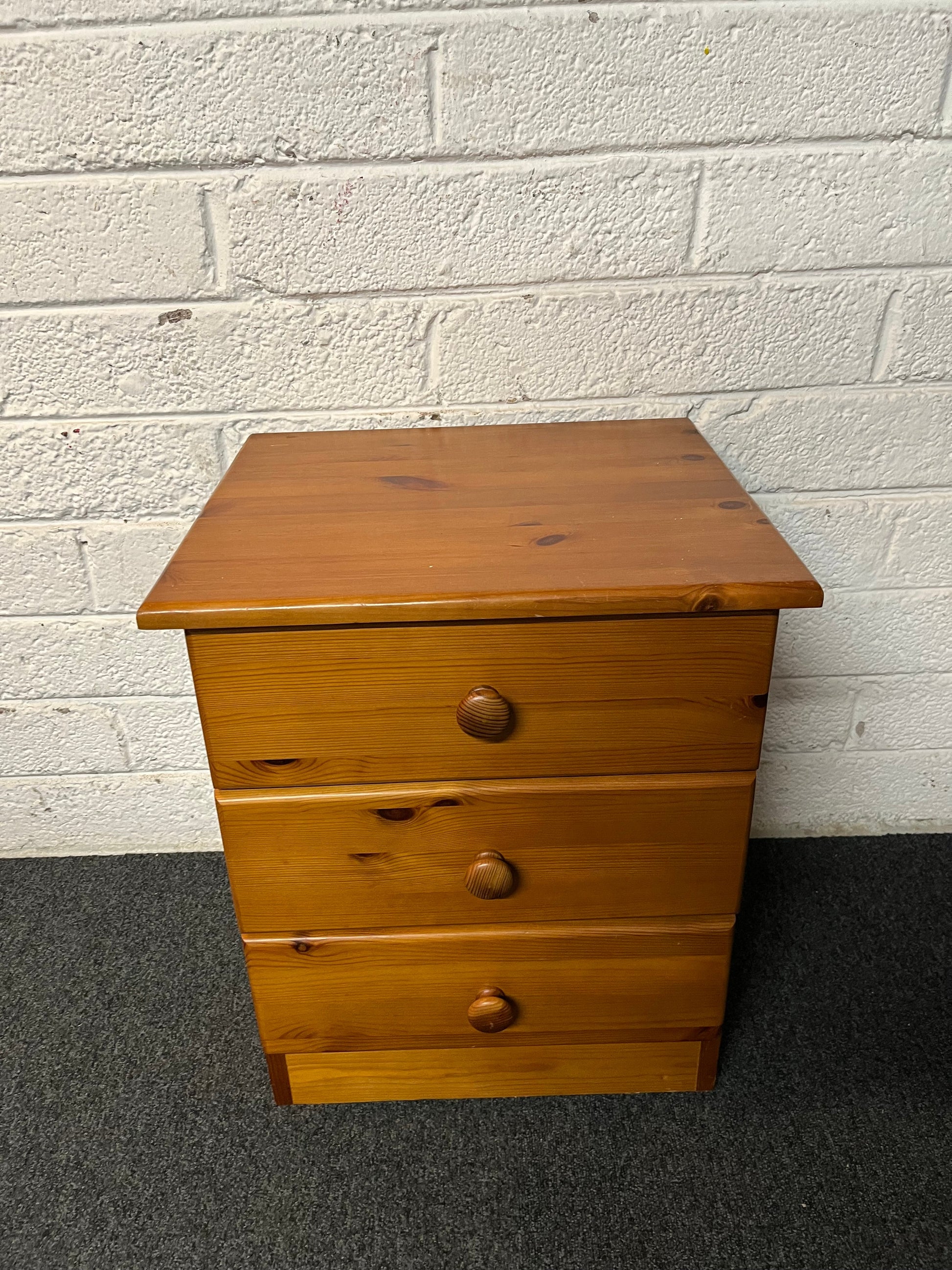 Solid pine 3 drawer bedside locker  1225