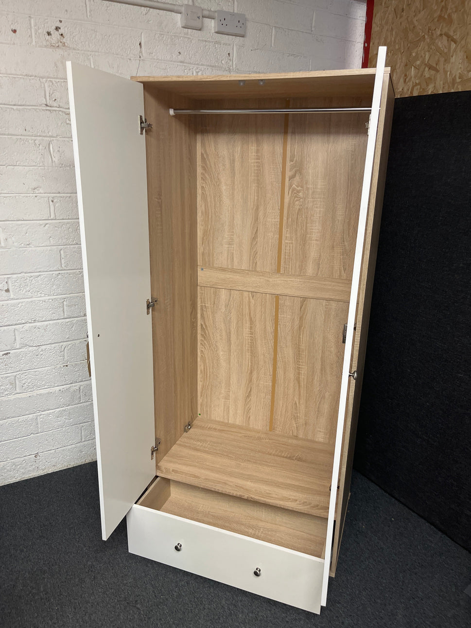 Oak laminate and white gloss wardrobe H 182 x W 83 x D 53 cm) 2225