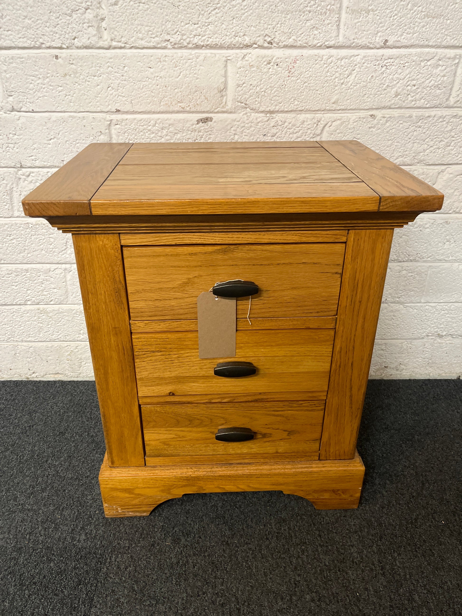 Solid oak 3 drawer bedside locker with black handles (H 64 x W 55 x D 42 cm) 1325