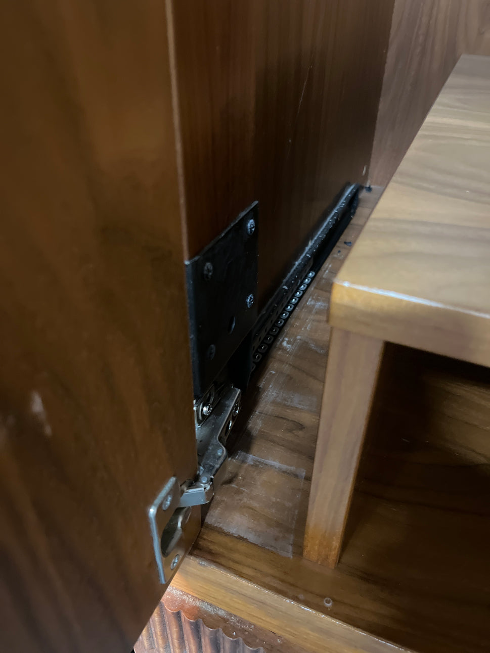 tall cherry 2 door tv unit (H 146 x W 105 x D 60 cm) 1325