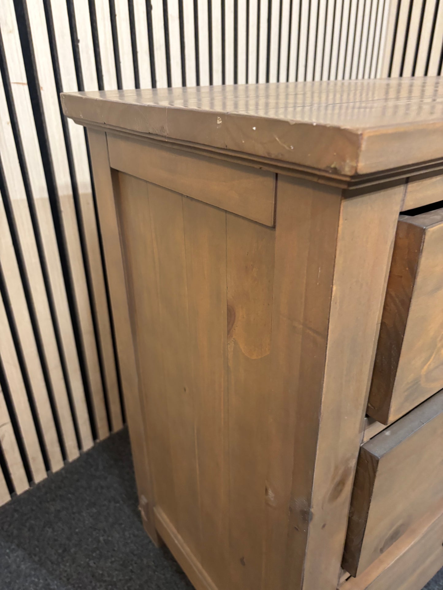 Solid dark oak 6 drawer chest of drawers (H 78 x W 125 x 42 cm) 2226
