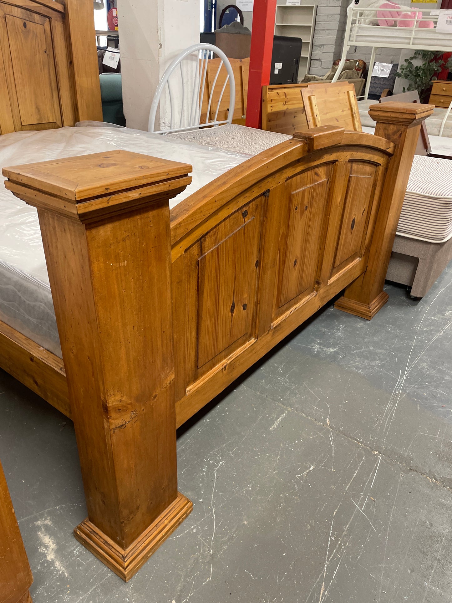 5ft solid dark stained pine high-end bed frame  1126