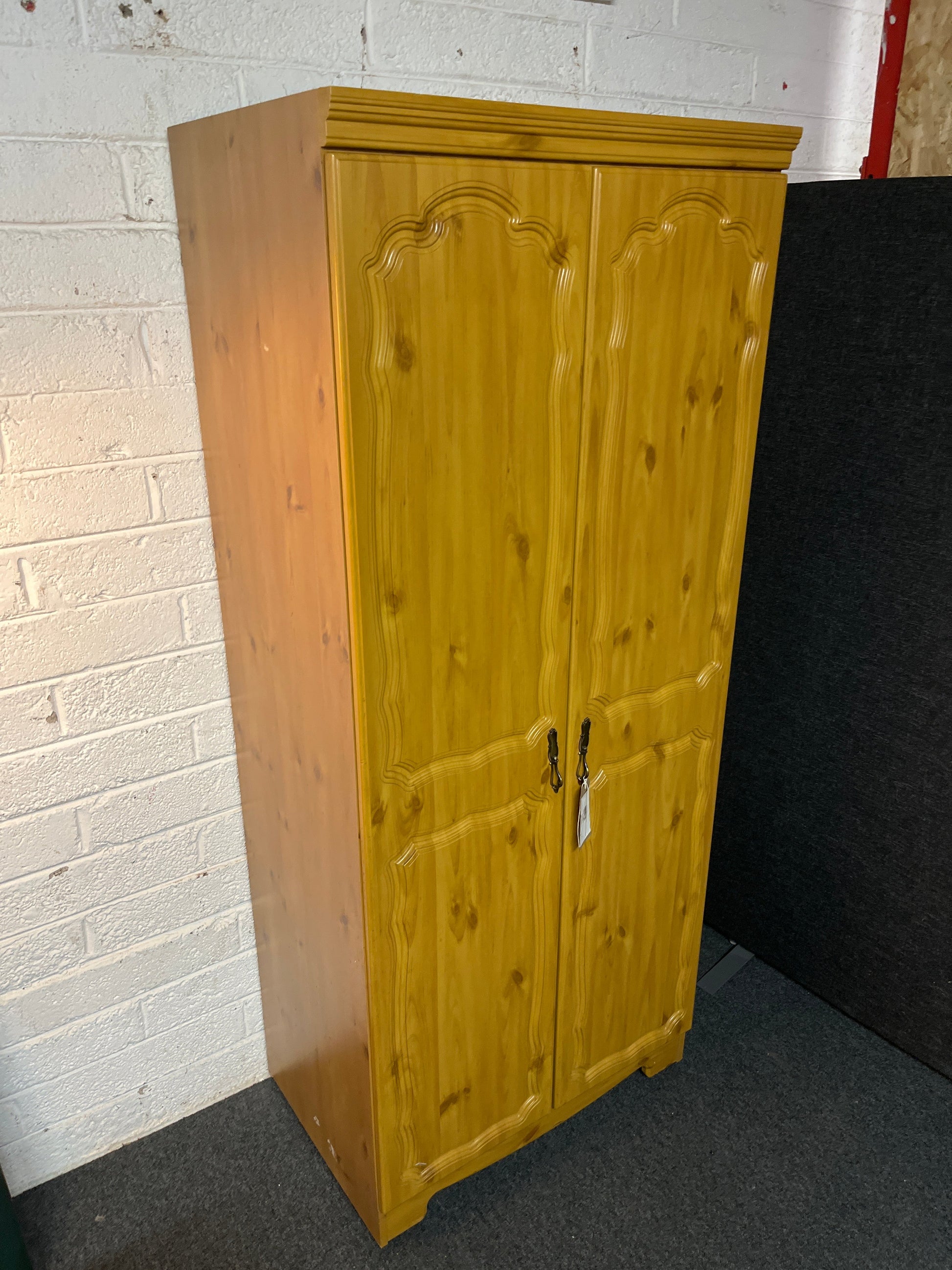 Tall pine laminate ornate 2 door wardrobe (H 180 x W 78 x D 54 cm) 2225