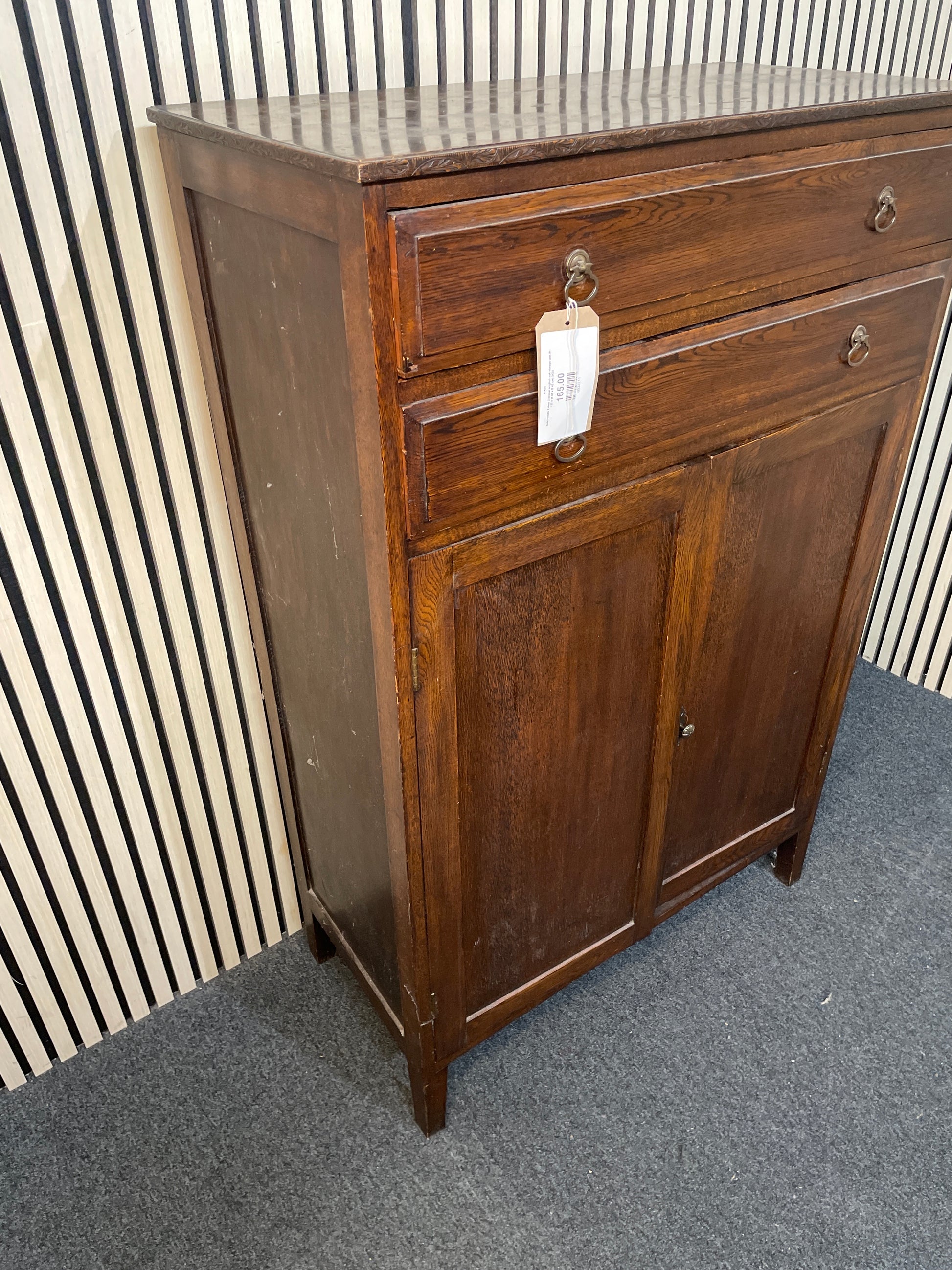 Solid ornate 2 door 2 drawer english oak storage unit (H 132 x W 86 x D 42 cm) 2425