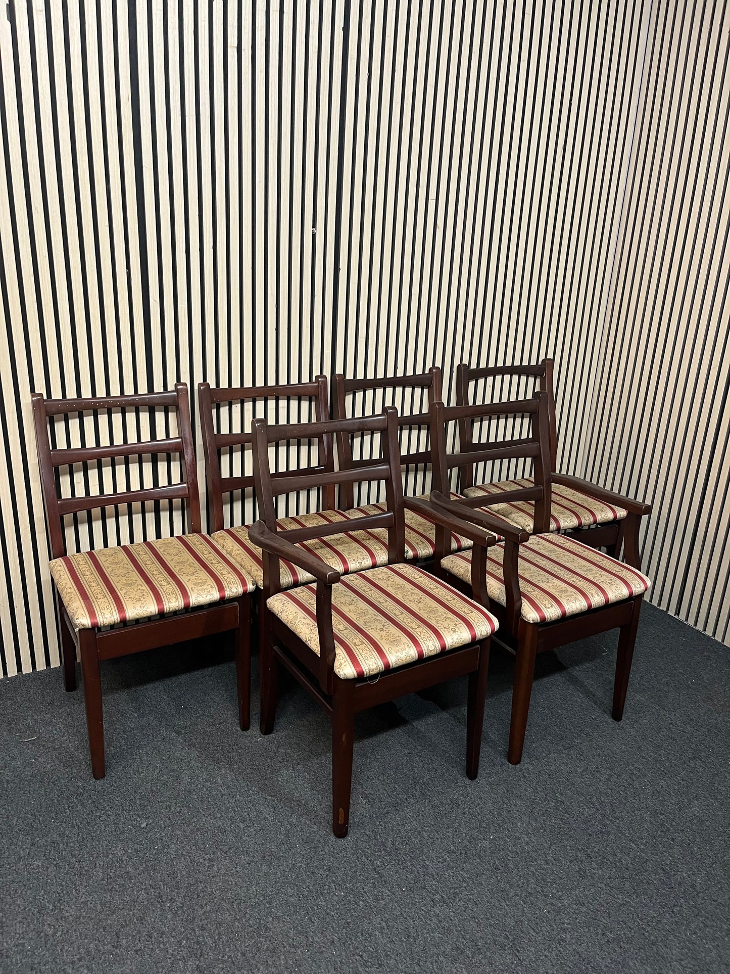 Mahogany dining chair with red and cream fabric seat (SET of 6 including 2 carver chairs) 43938