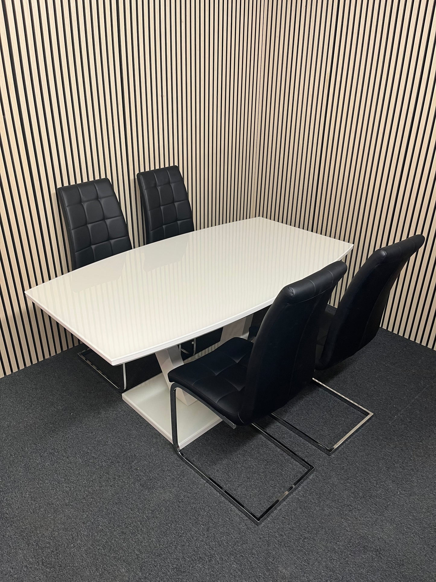 High polished glass modern dining table with 4 no. matching leather cantilever chairs 1325