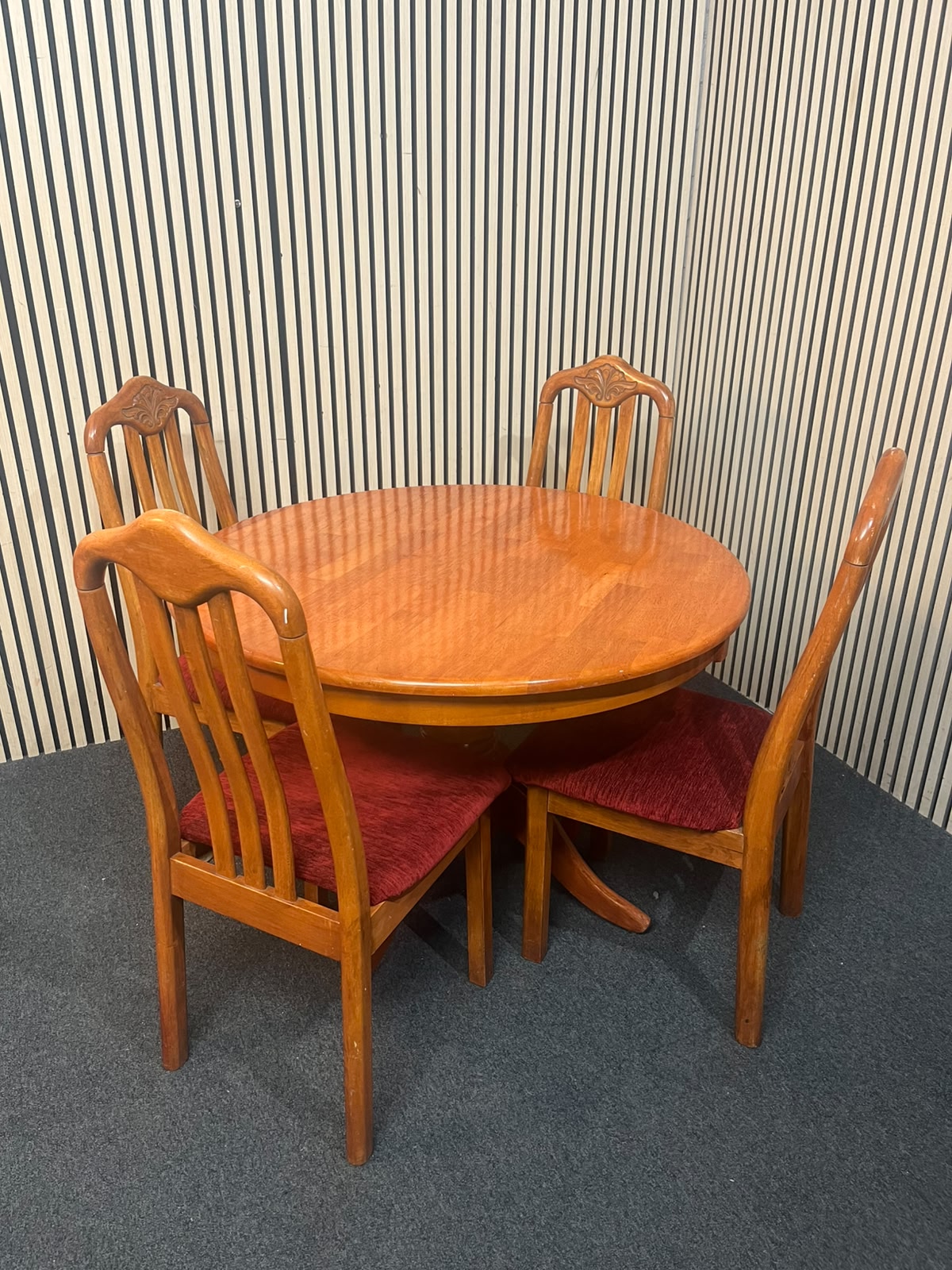 Cherry stained circular kitchen table, central coulmn base (106 cm in diameter)with 4 no. matching chairs with wine seat fabric 43346