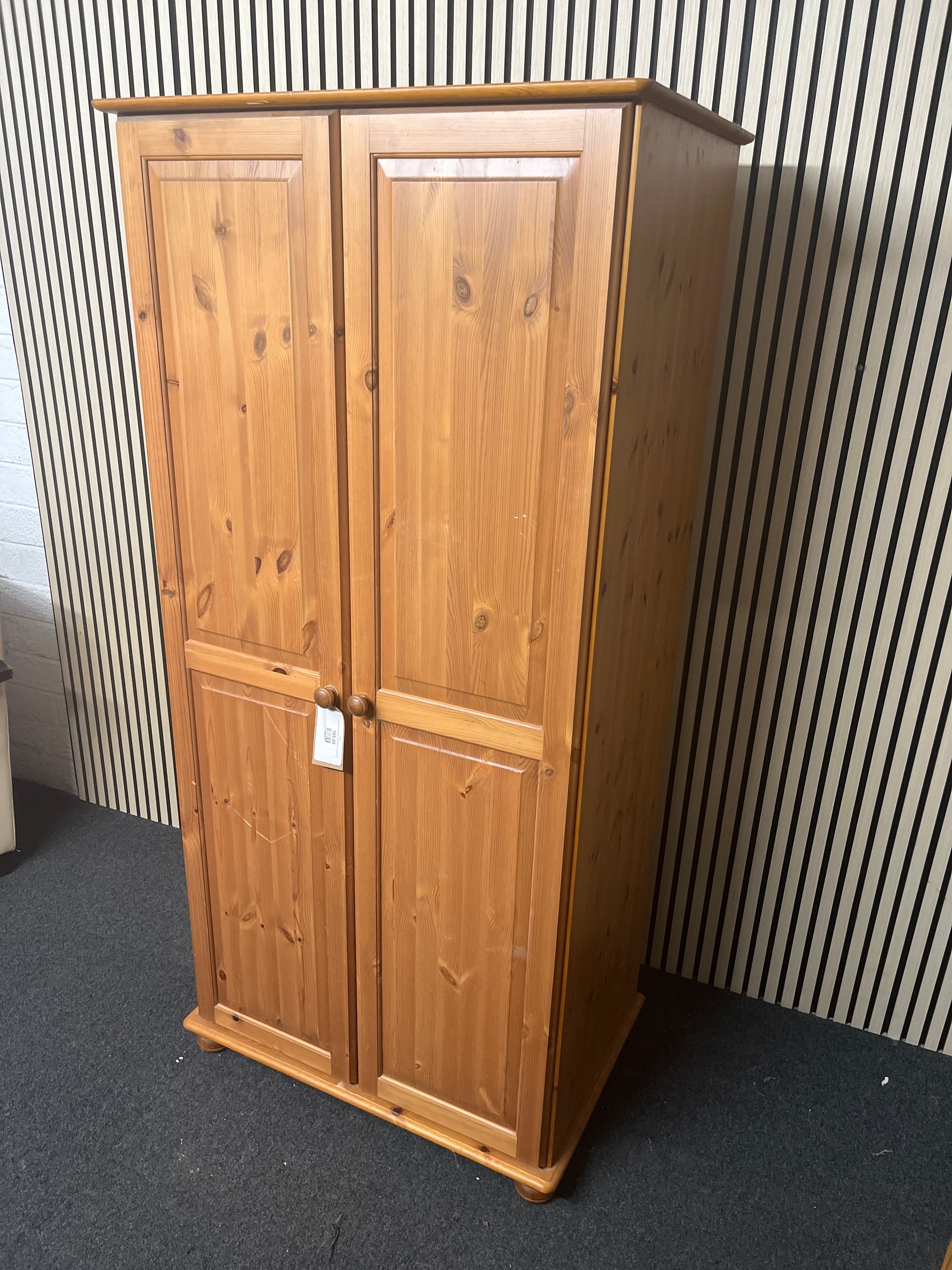 Tall pine 2 door wardrobe (H 186 x W 84 x D 58 cm) 1325