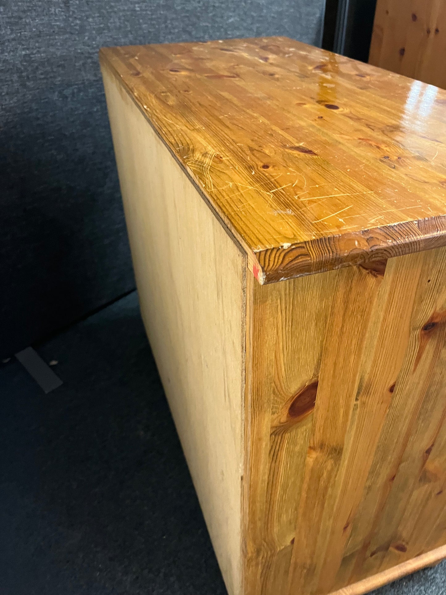 Solid pine 4 drawer chest of drawers (H 78 x W 44 x D 43 cm)  2225