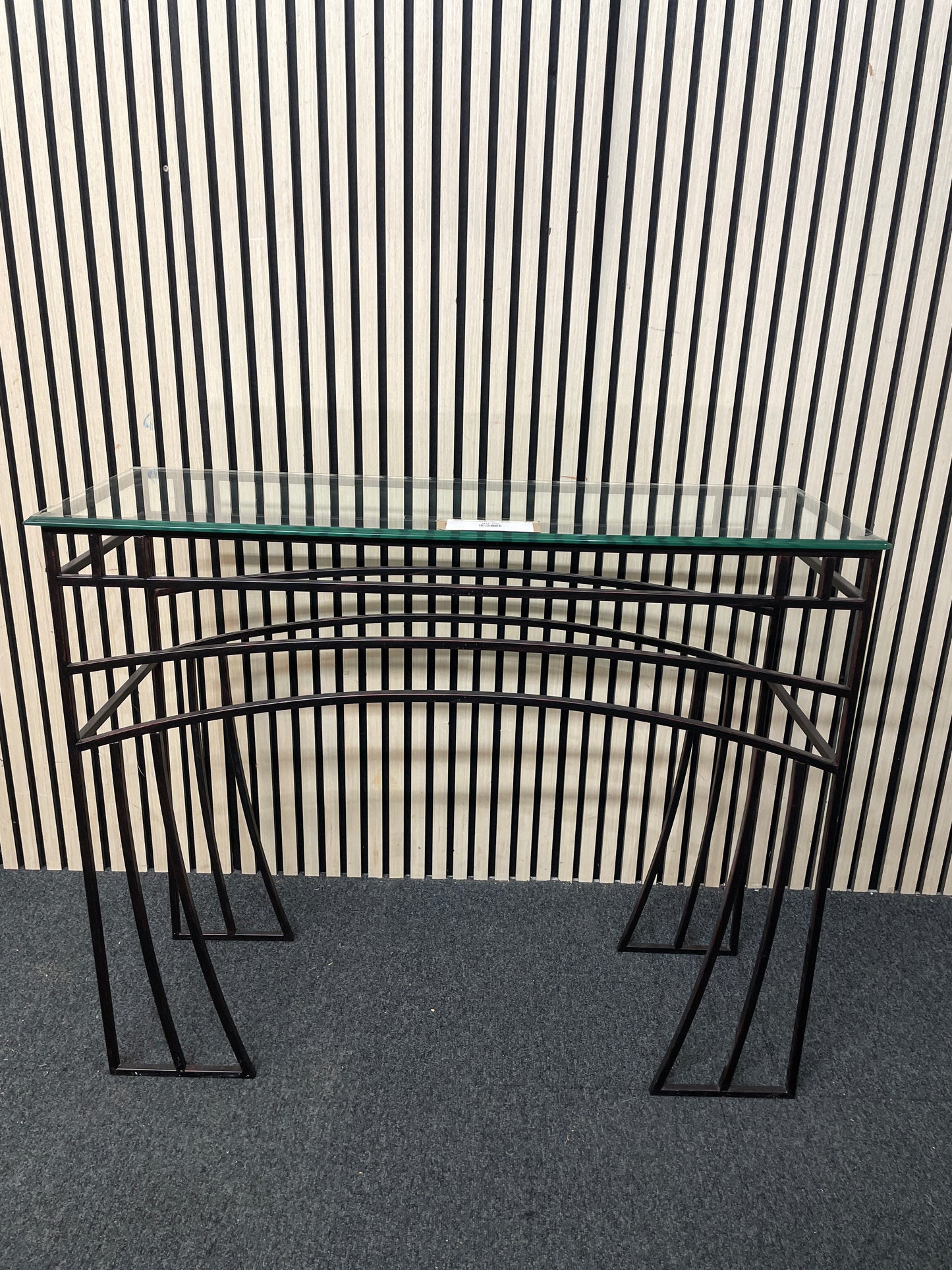 Metal console table with glass top (H 98 x W 36 x D 80 cm) 2425