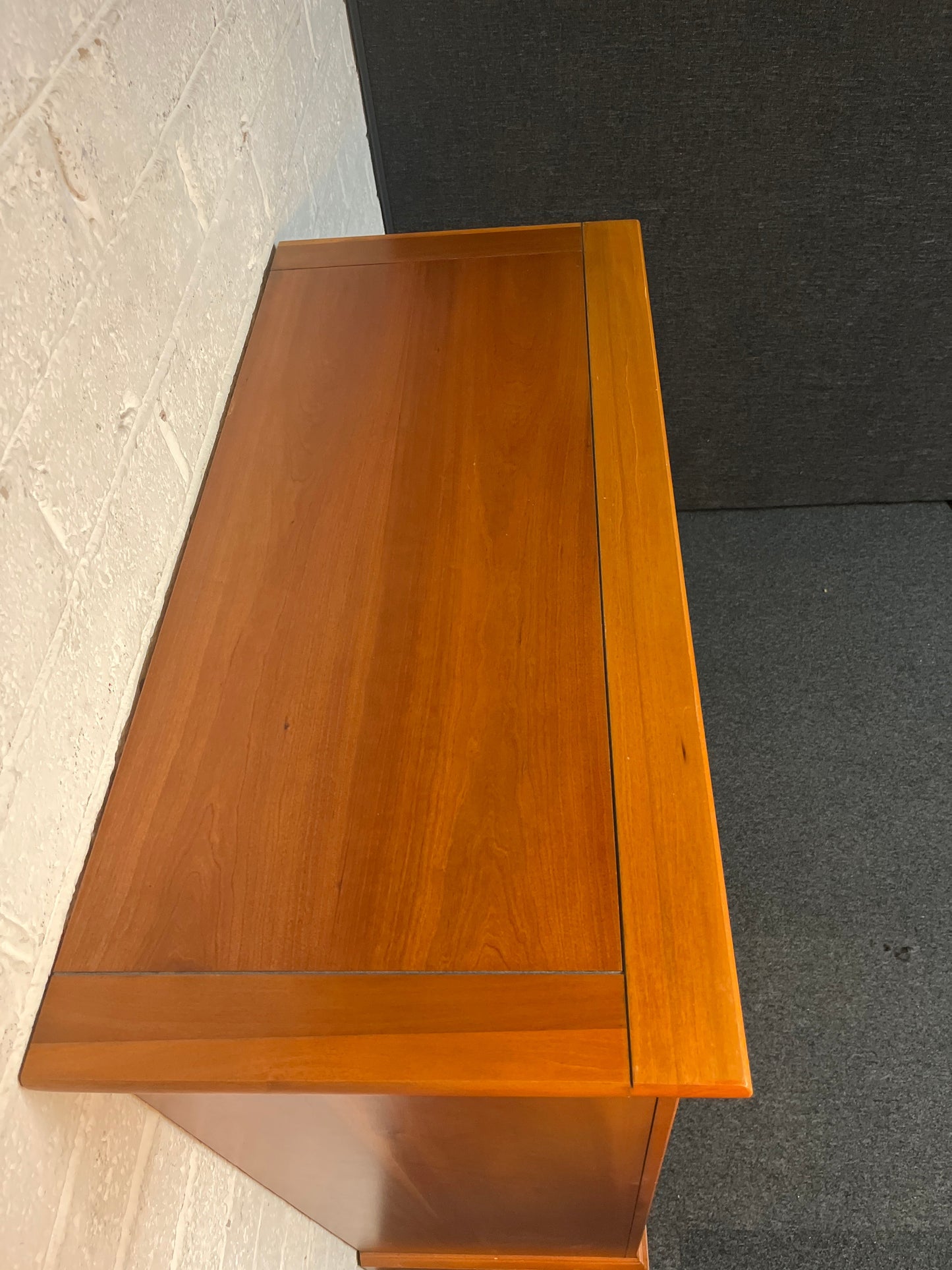 Tall 5 drawer American cherry chest of drawers (H 128 x W 100 x D 45 cm) 2225