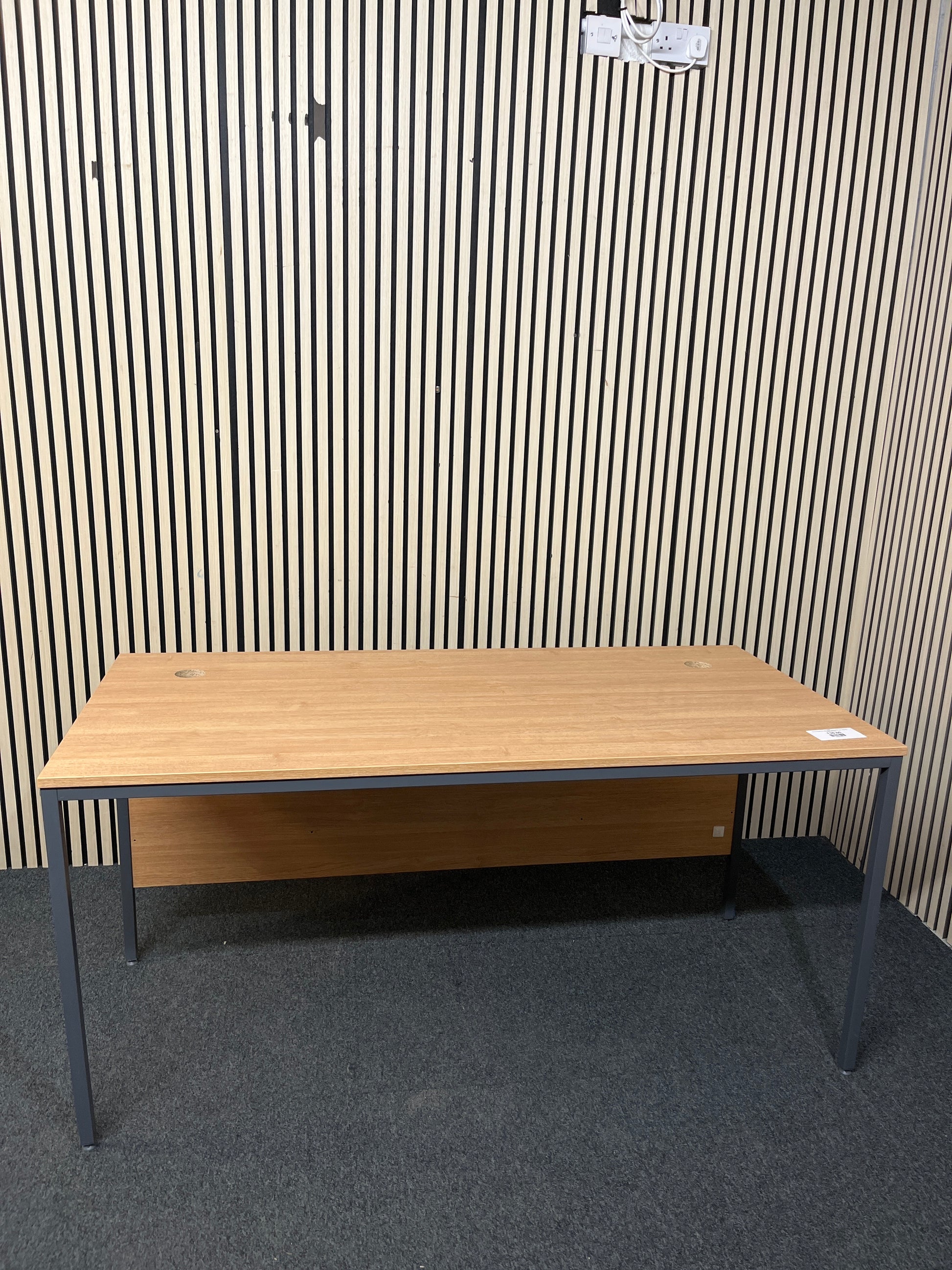 Oak laminate straight desk 1535Lx750D with graphite metal box legs