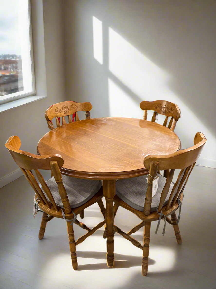 Circular Pine dining table with 4 matching spindle back dining chairs bundle 2125