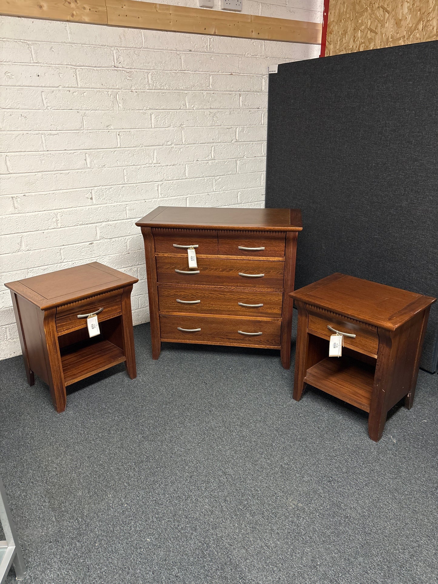 Tall solid dark wood stained 3+2 chest of drawers ( H 930 x W 940 x 500 mm) 1225