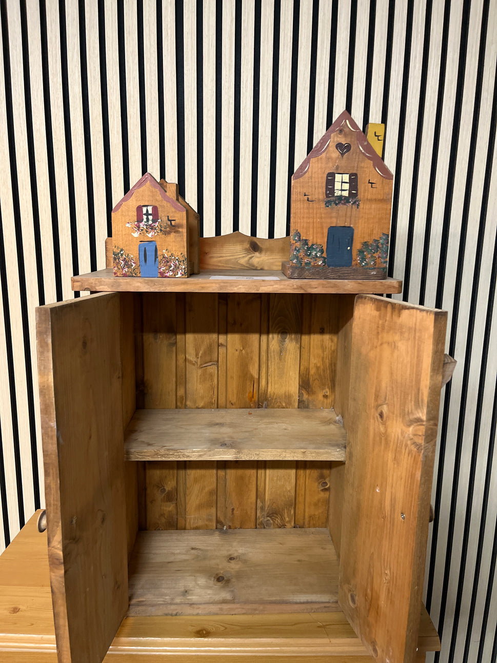 Solid mexican pine bathroom wall unit with matching toilet roll holder and shelf 1325