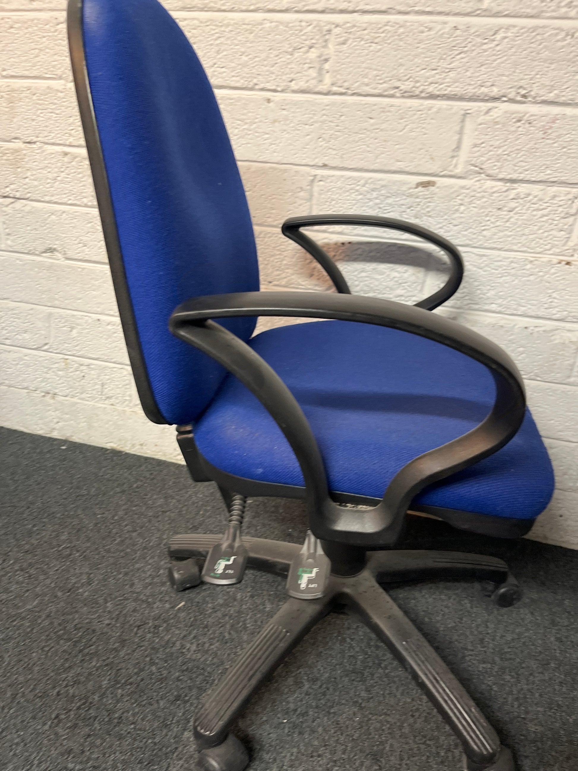 SECONDHAND blue fabric swivel one lever with loop arms