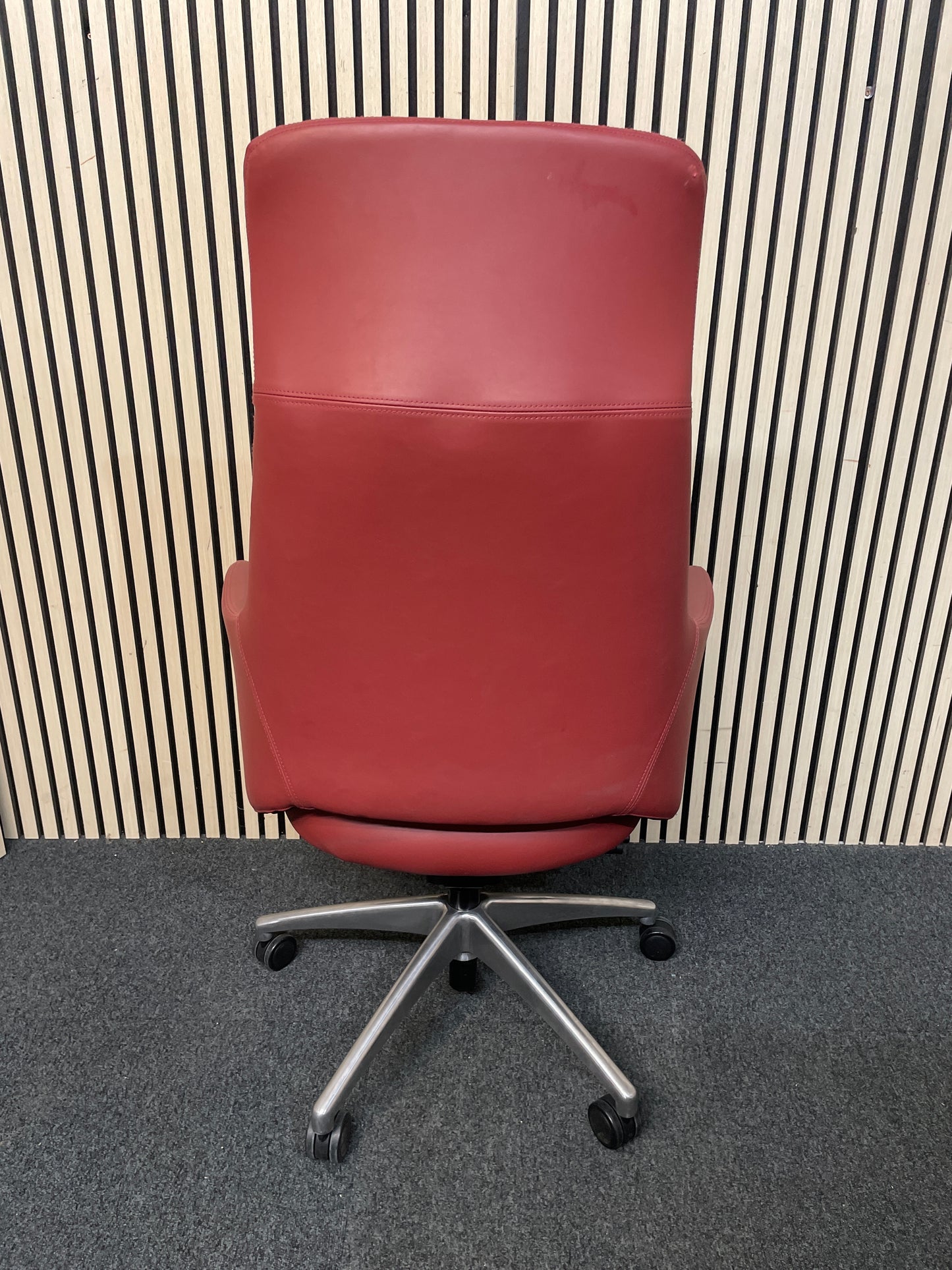 Ex Demo Tempo high back executive swivel chair in WINE LEATHERETTE, Height adjustable, chrome gas lift, syncronised mechanism. ONLY ONE IN STOCK. PRICE INC VAT