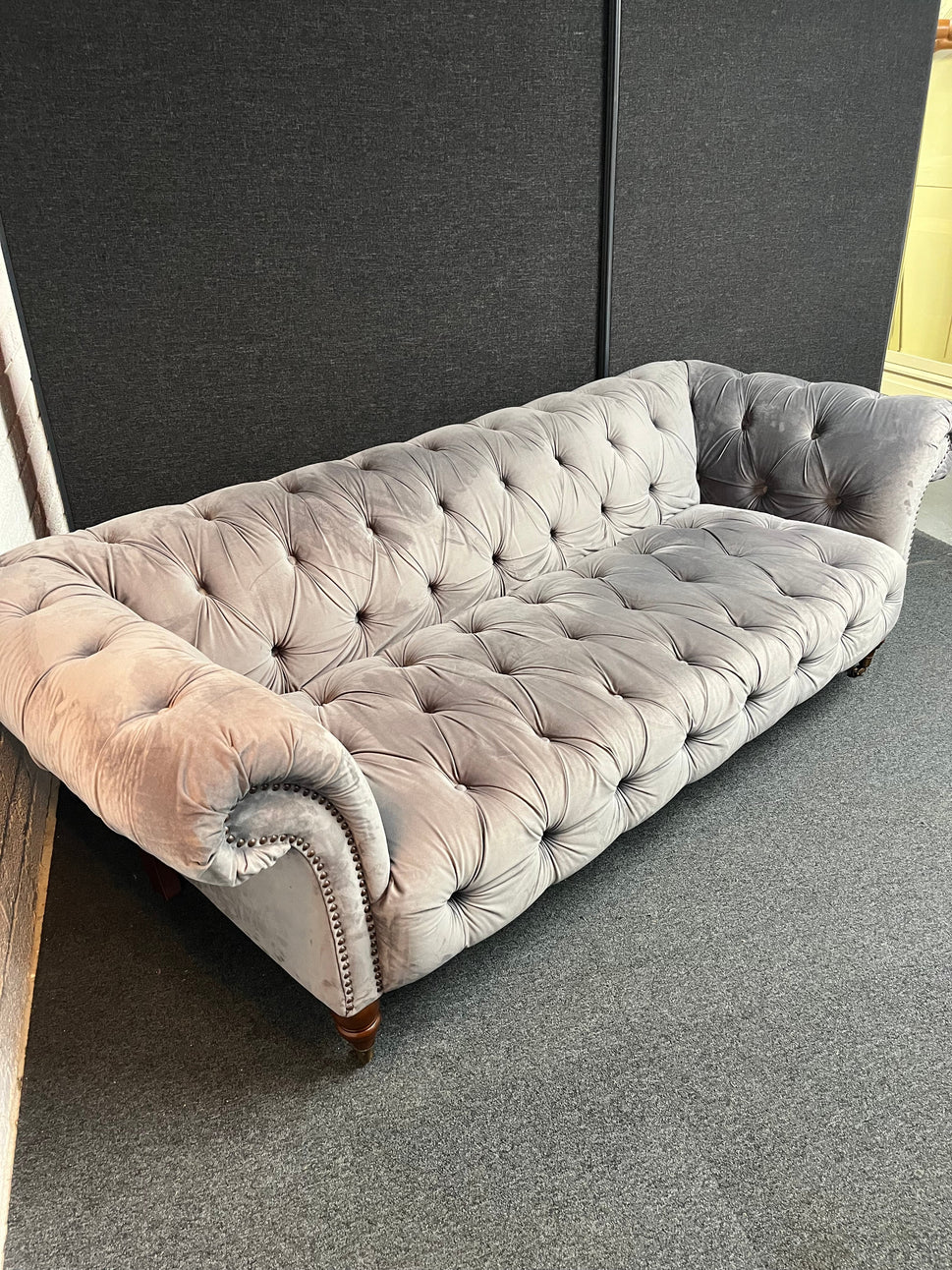 Large 3 seater grey velour button back chesterfield sofa with mahogany leg frame 2225