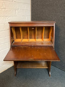 Switch Small mahogany writing bereau 1225 2 image
