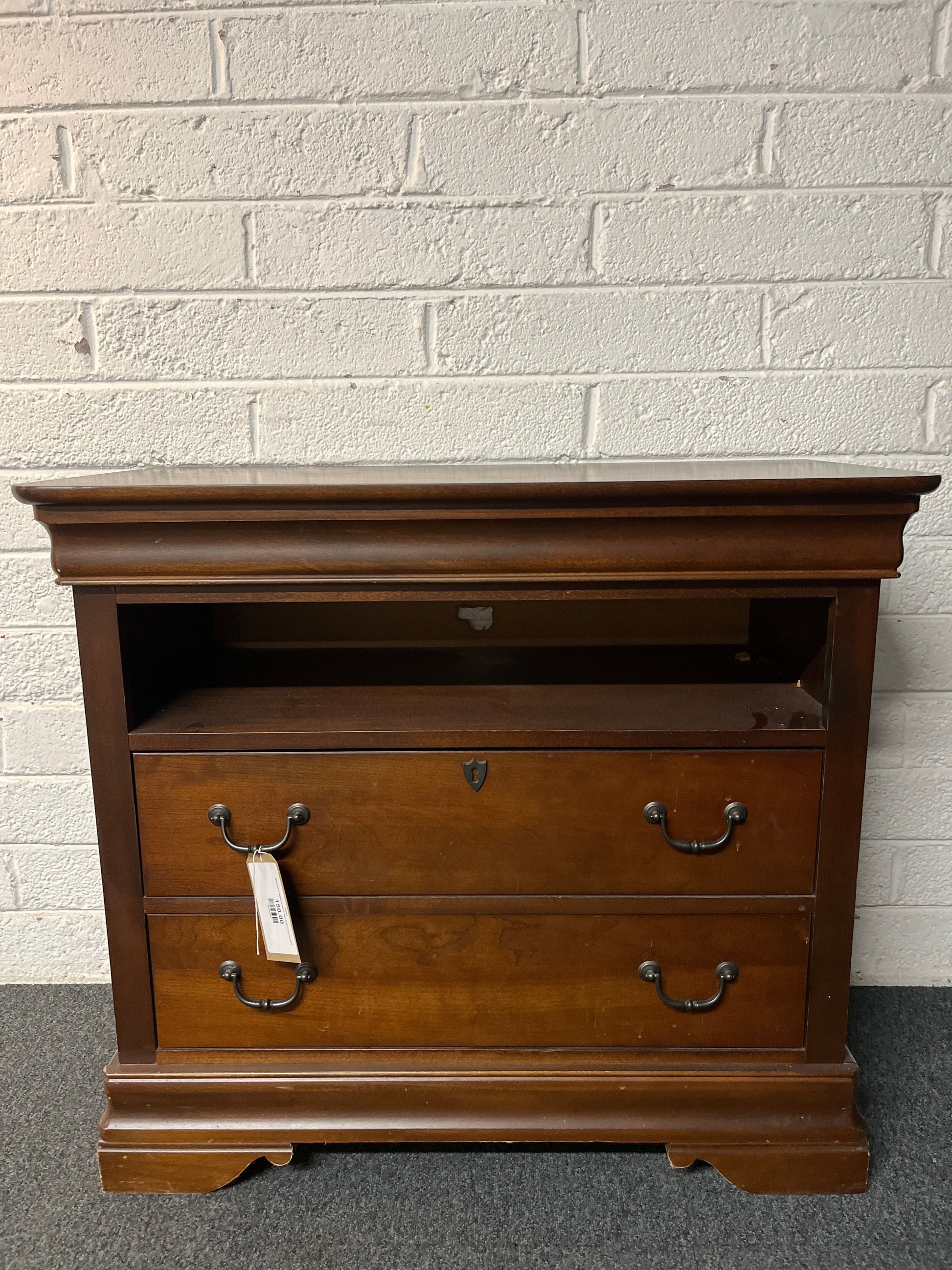 Mahogany 2 drawer tv unit (H 108 x W 93 x D 51 cm) 2225