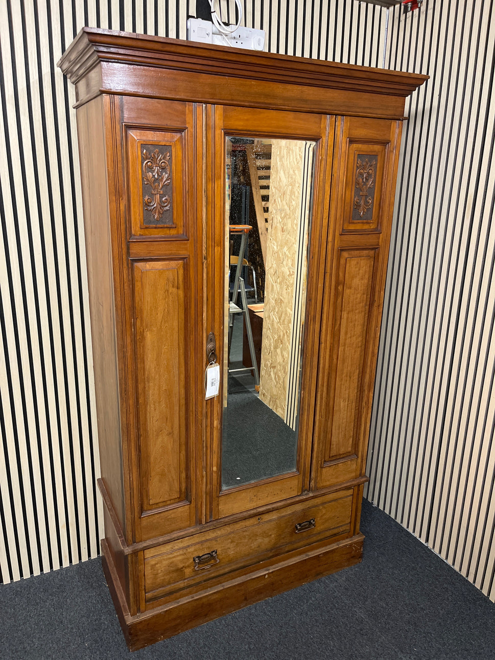 Antique dark mahogany tall ornate single door wardrobe with details (H 200 x W 112 x D 50 cm) 1425