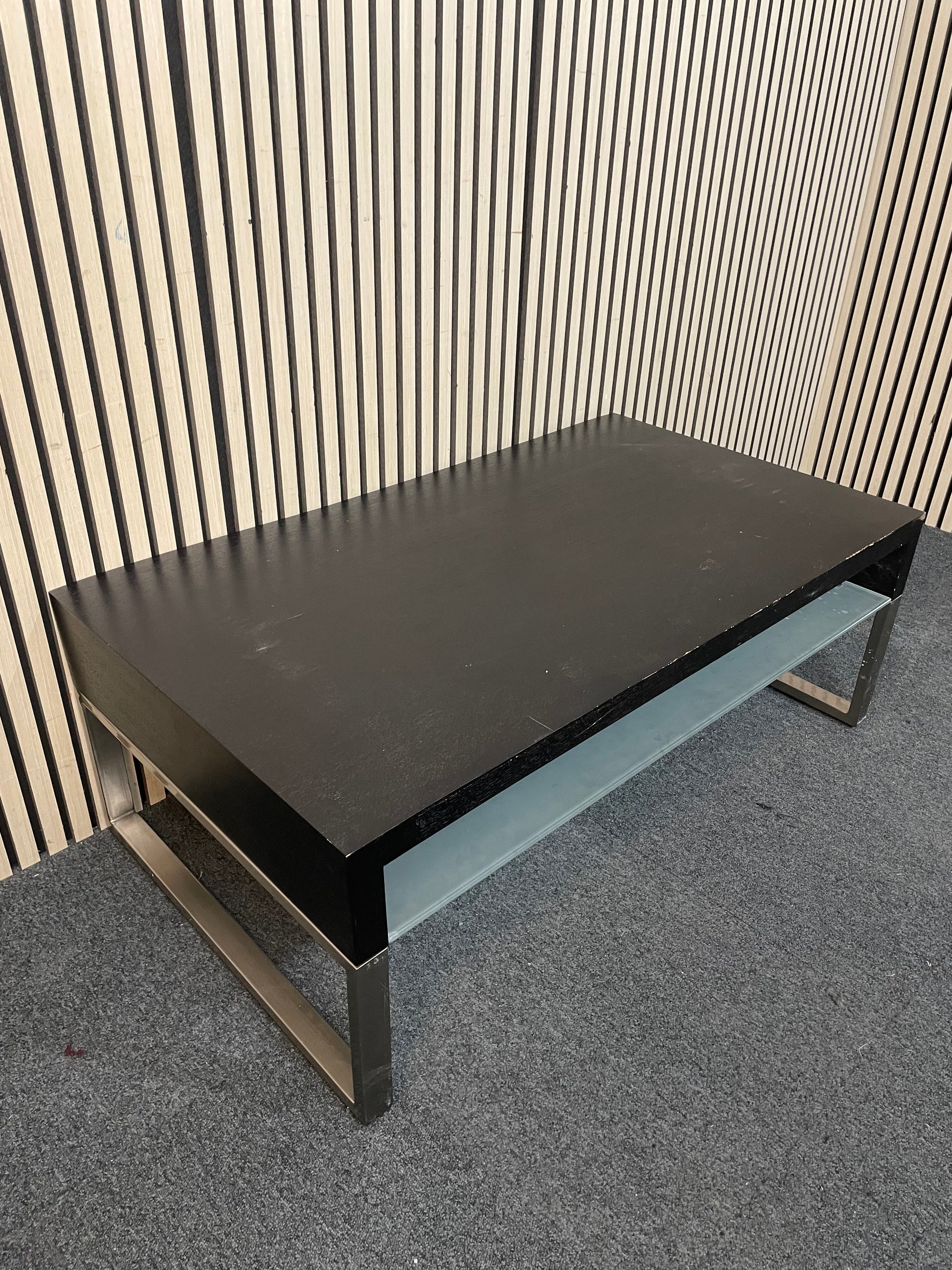 Low darkwood and glass coffee table with metal frame  (H 43 x 115 x D 65 cm) 3126