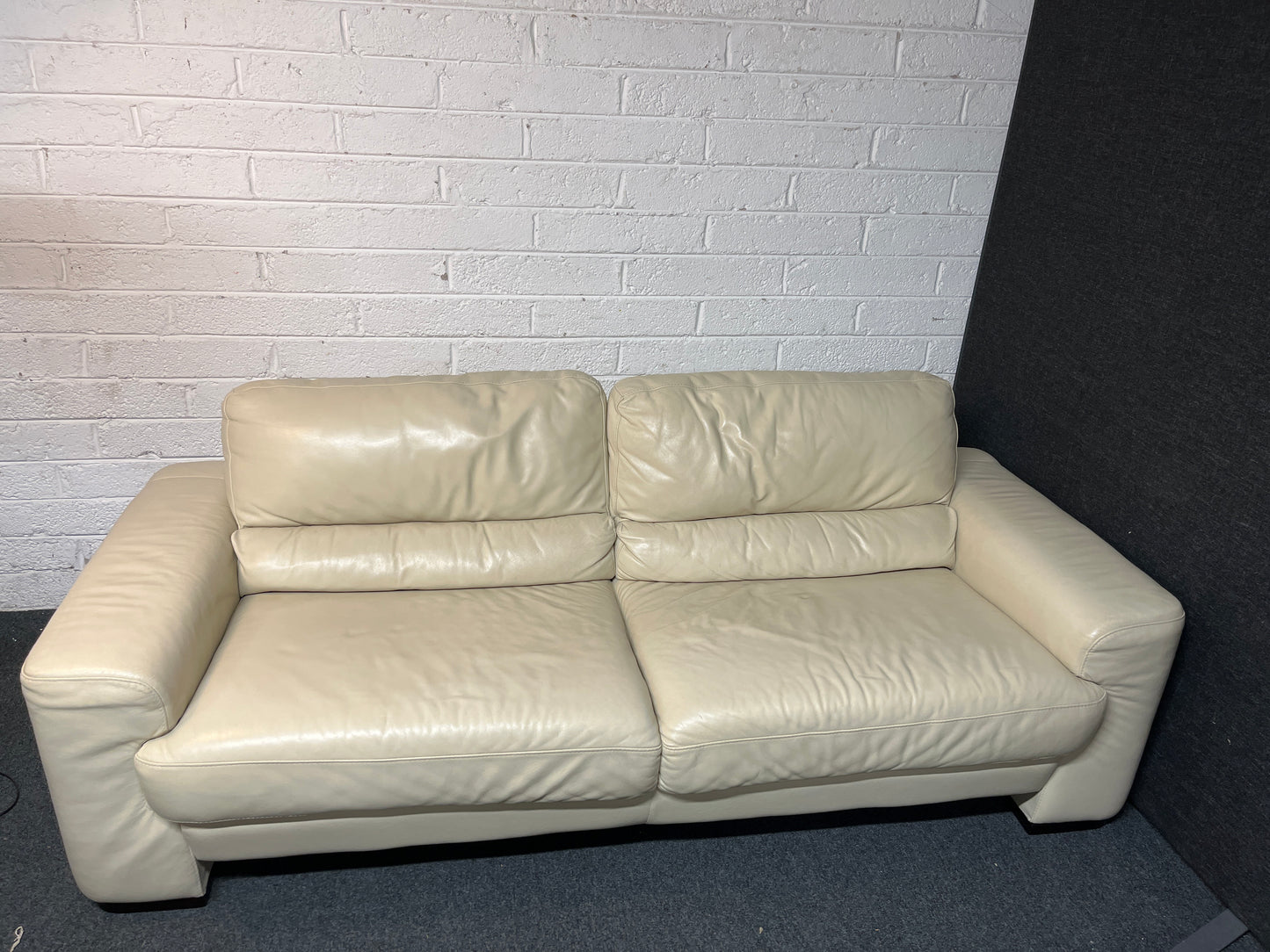 3+2 Cream leather sofa suite 3225