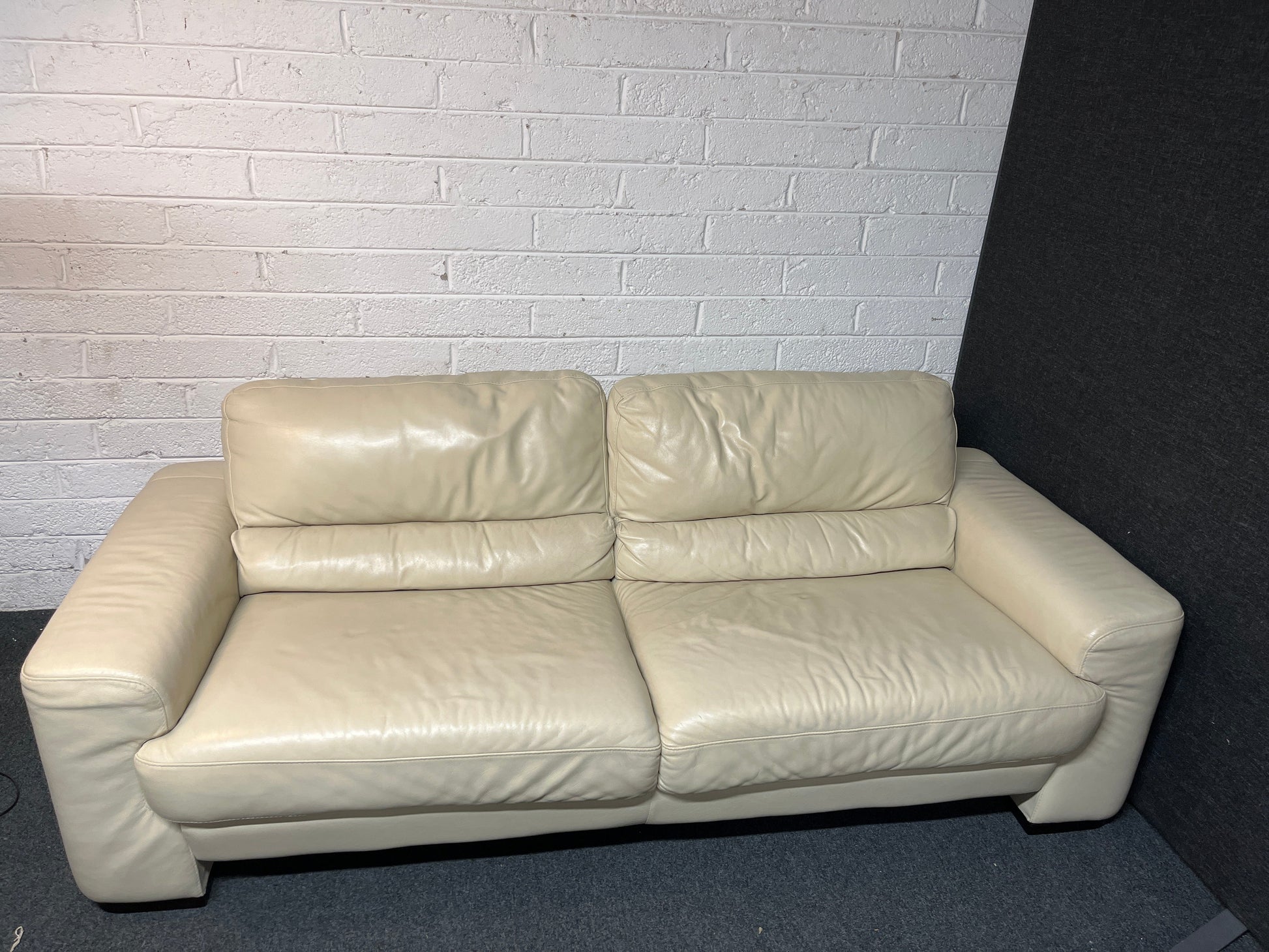 3+2 Cream leather sofa suite 3225