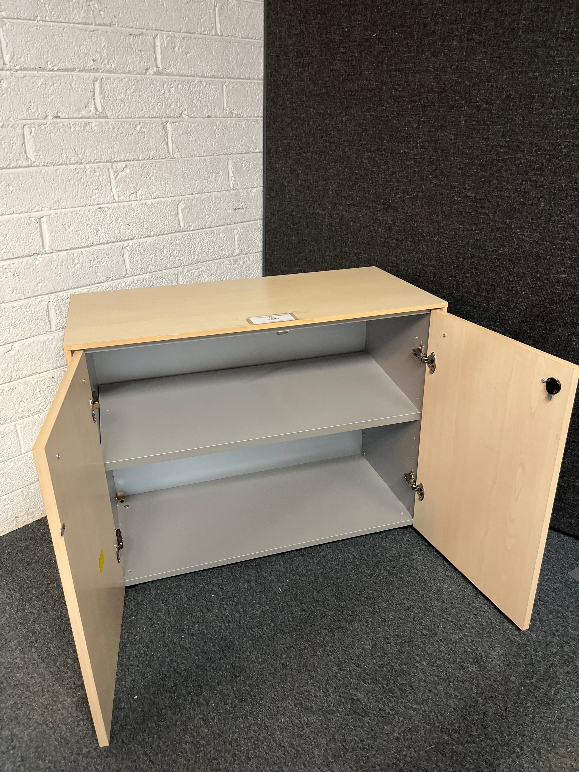 SECONDHAND Beech laminate 2 door storage unit (H 730 x W 930 x D 470 mm)