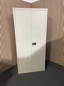 Switch Bisley grey metal 2 door storage unit with keys and 4 shelves (H 195 x W 92 x D 40 cm) 2 image